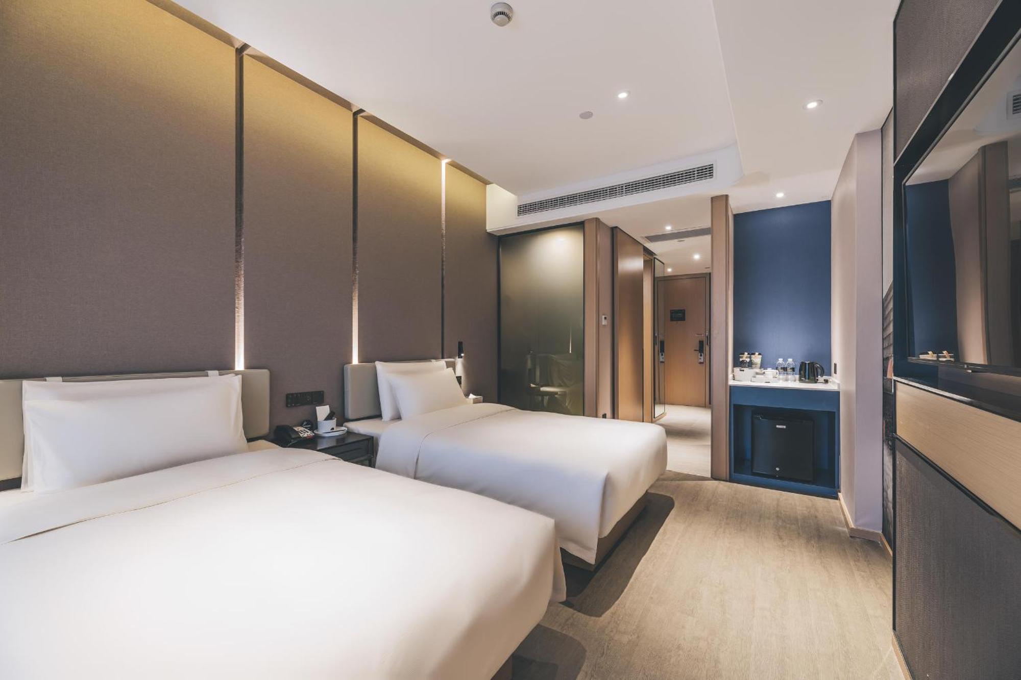 Hotel Atour North Bund 4*