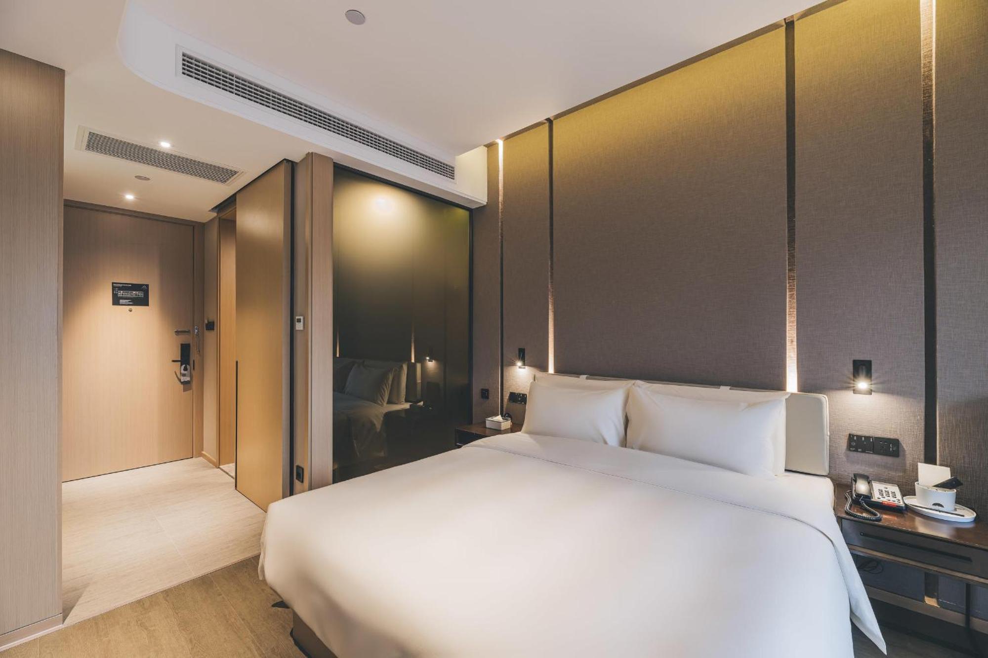Hotel Atour North Bund 4*