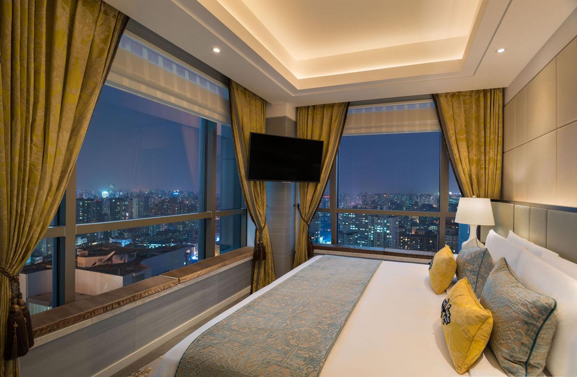 The St. Regis Jingan Hotel
