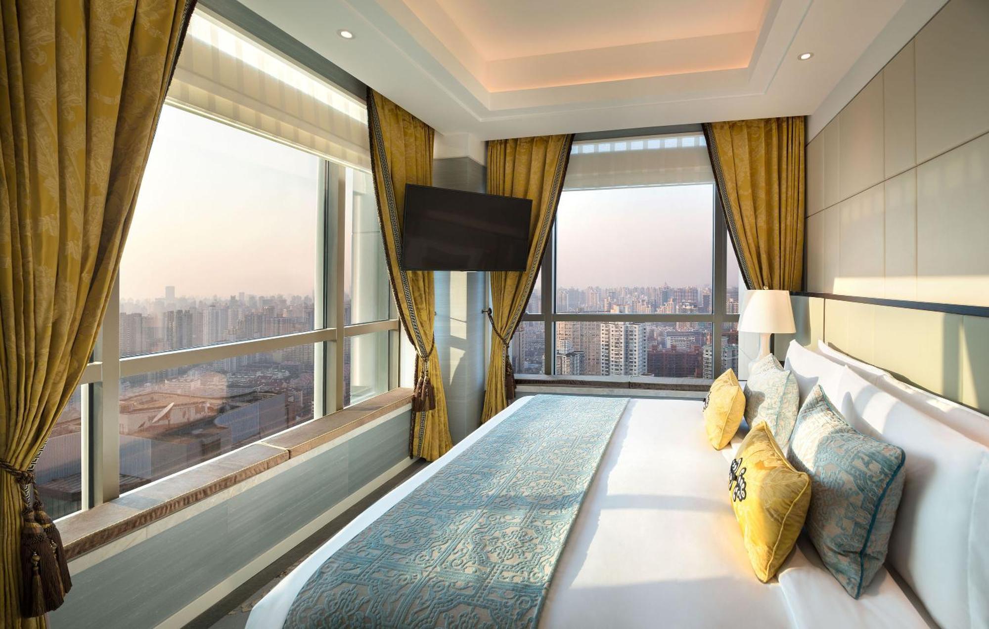 The St. Regis Jingan 5*
