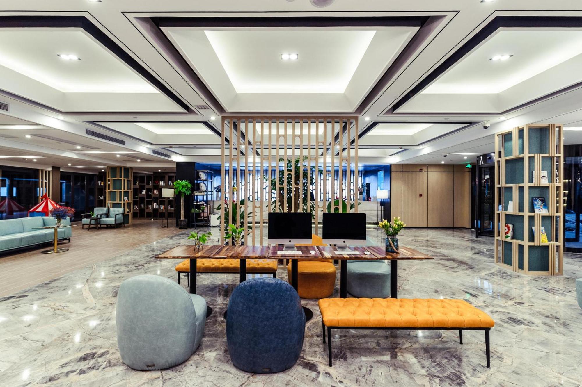 Otel Atour Pudong Airport 4*