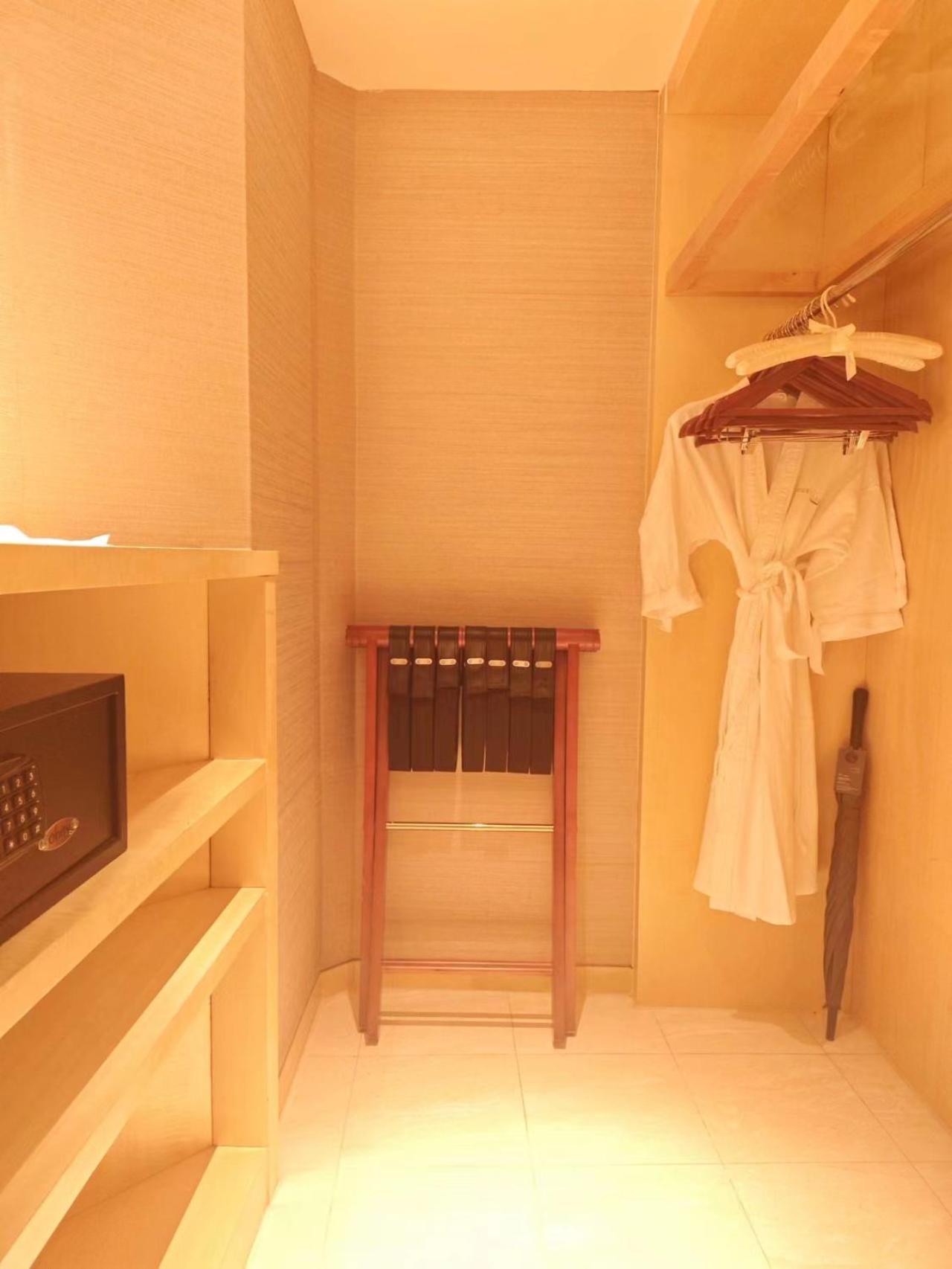 Courtyard By Marriott Pudong Hotel 4*