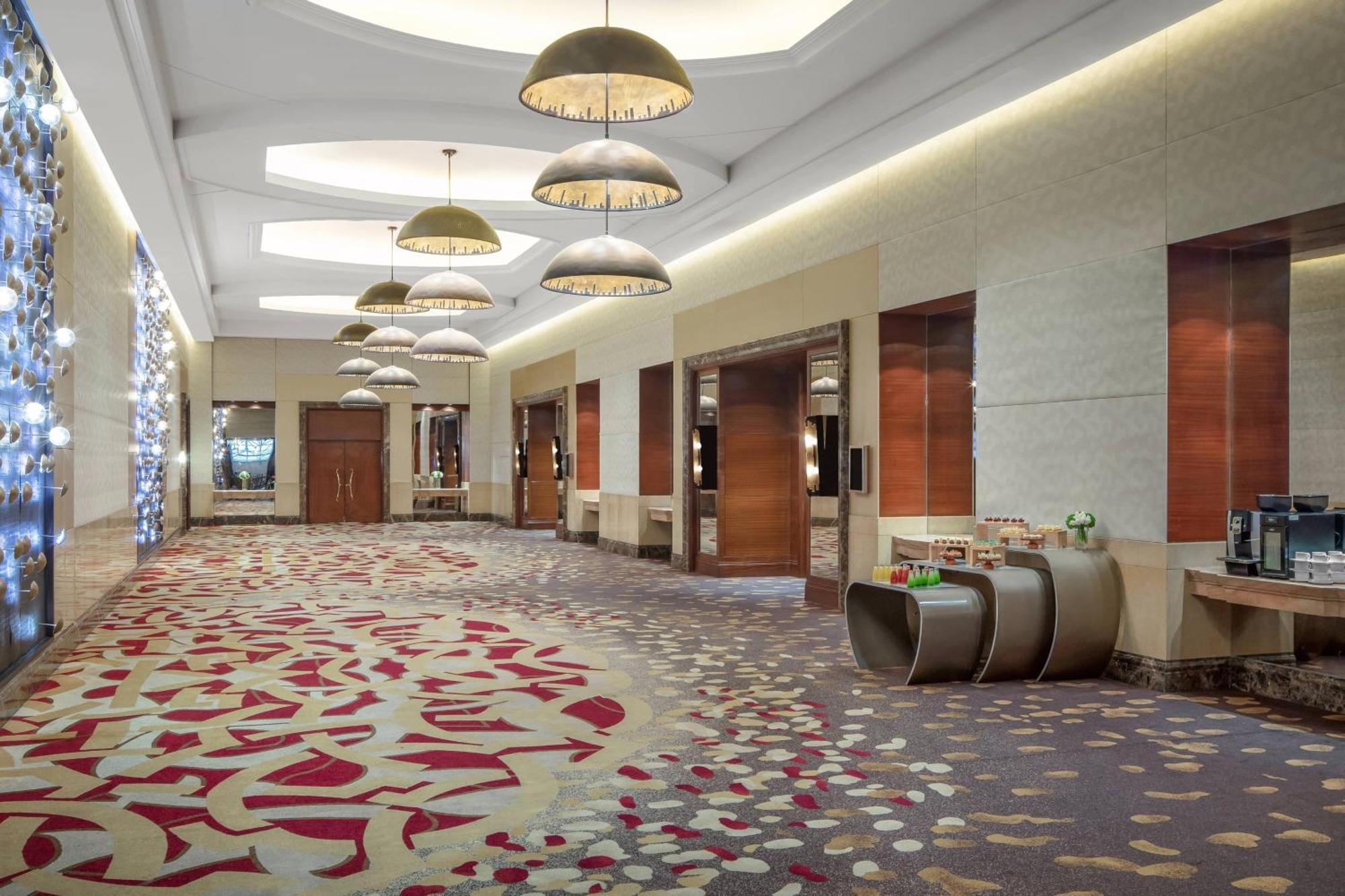 Marriott Hongqiao Hotel 5*