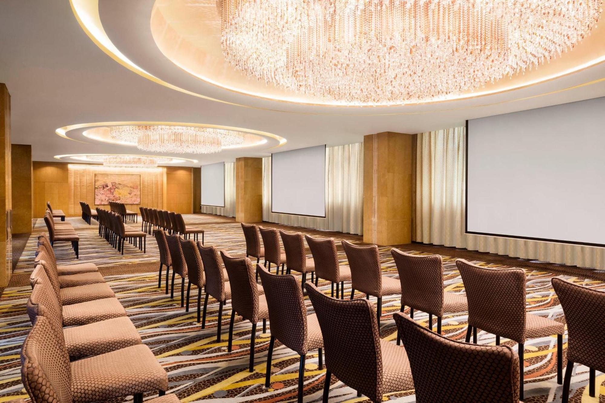Sheraton Grand Pudong & Residences Hotel