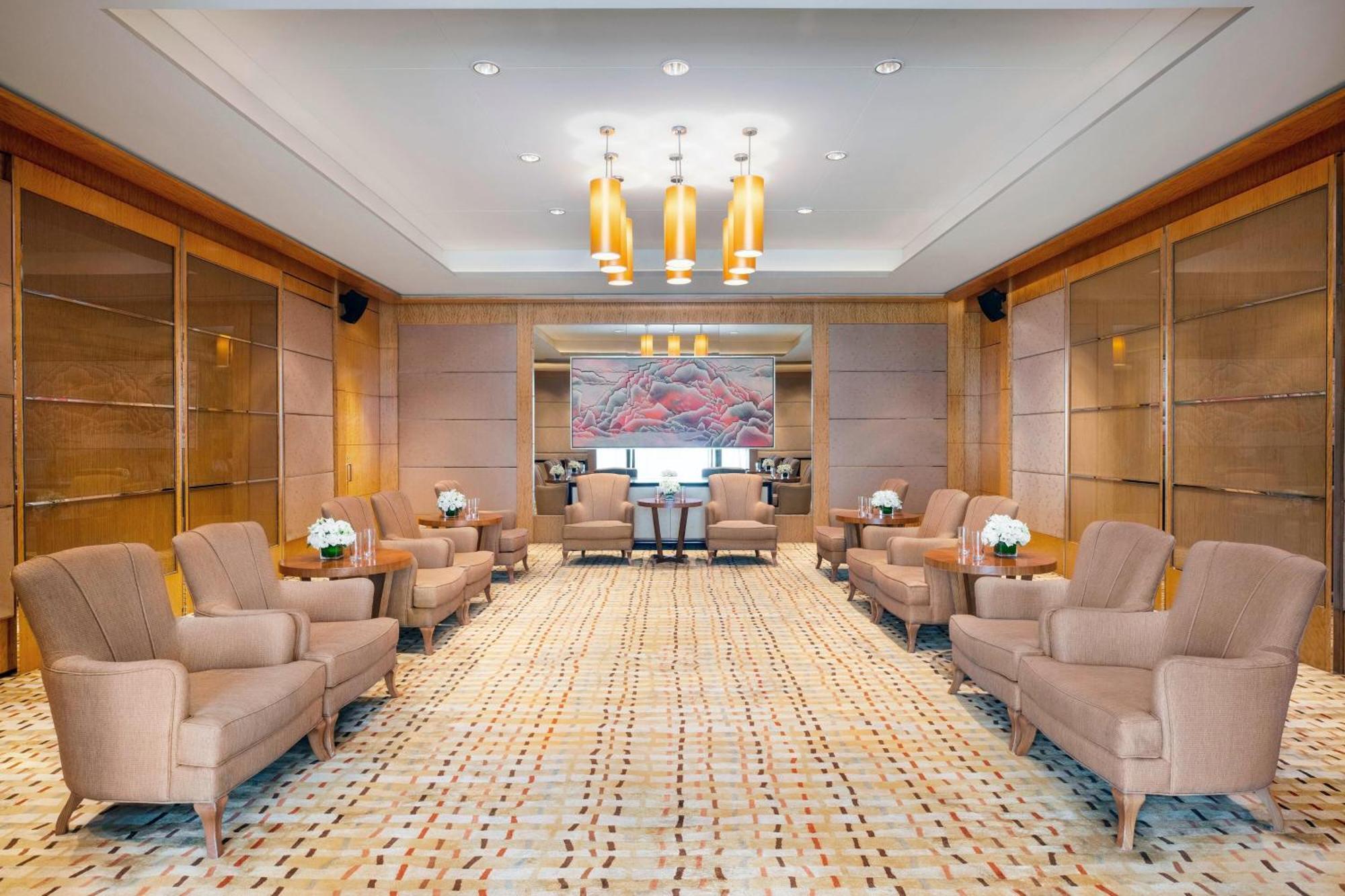 Hotel Sheraton Grand Pudong & Residences 5*