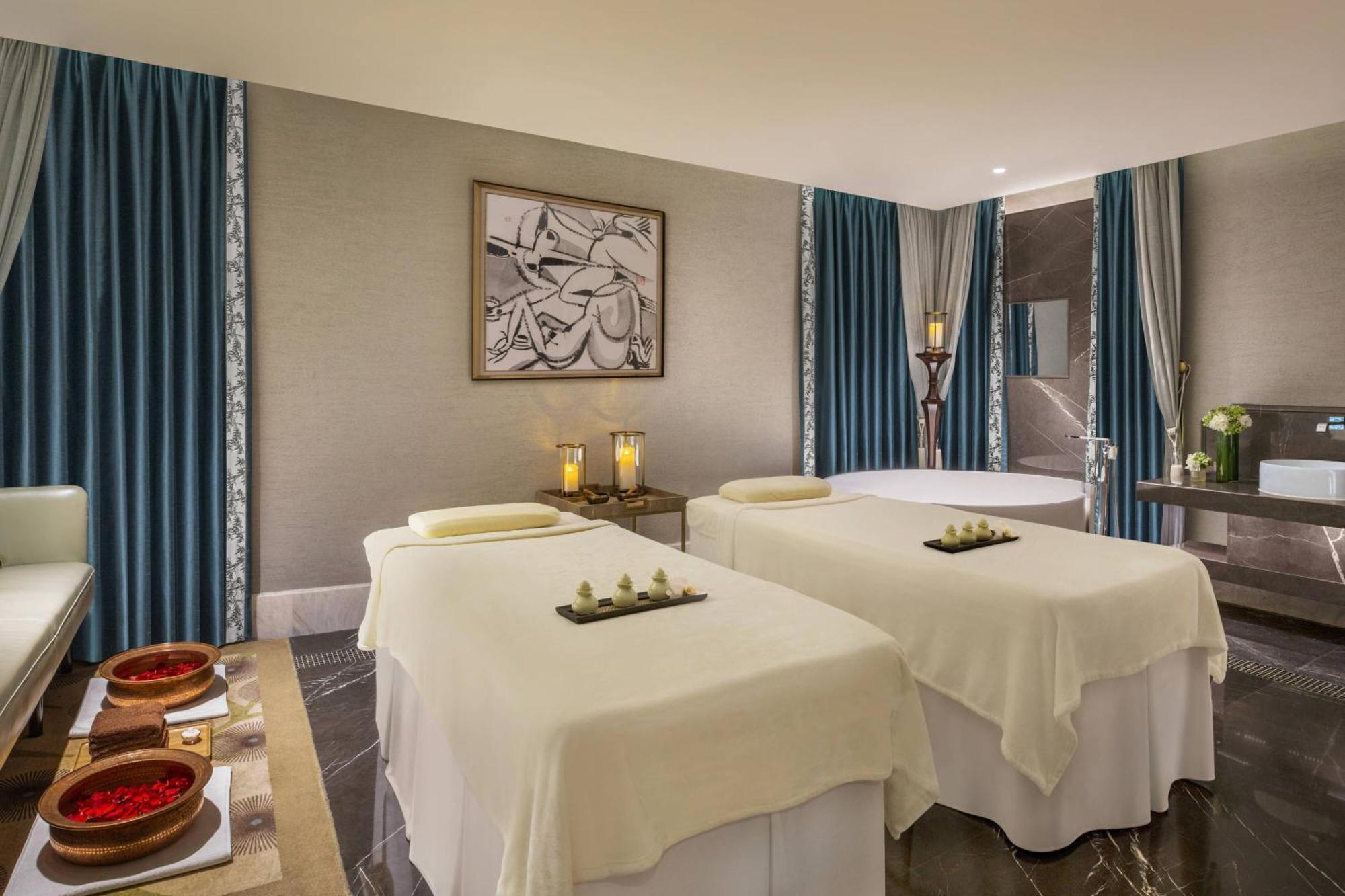 The St. Regis Jingan 5*