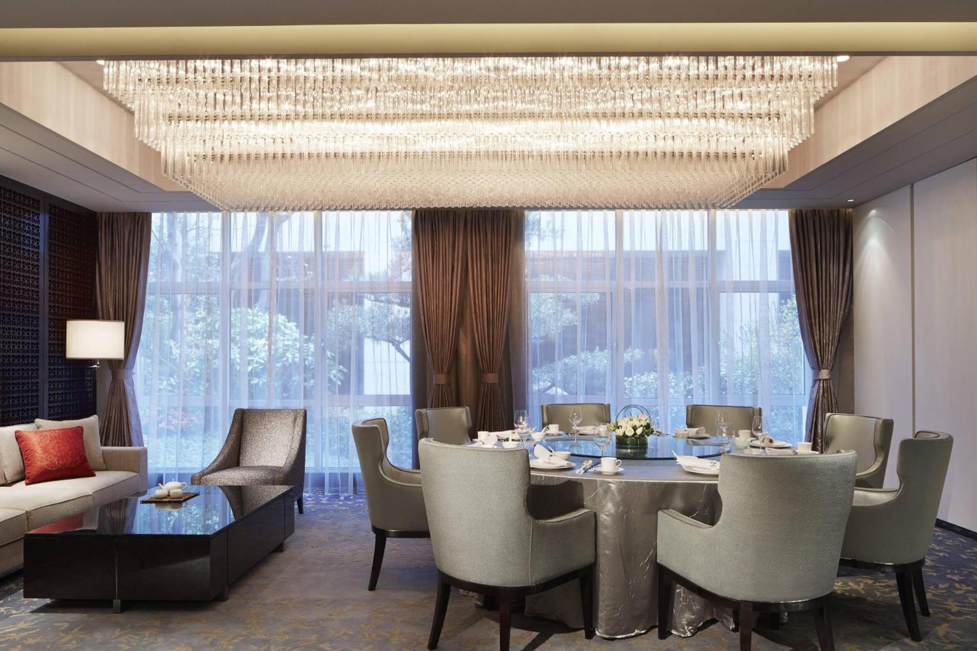 Marriott Parkview Hotel 5*
