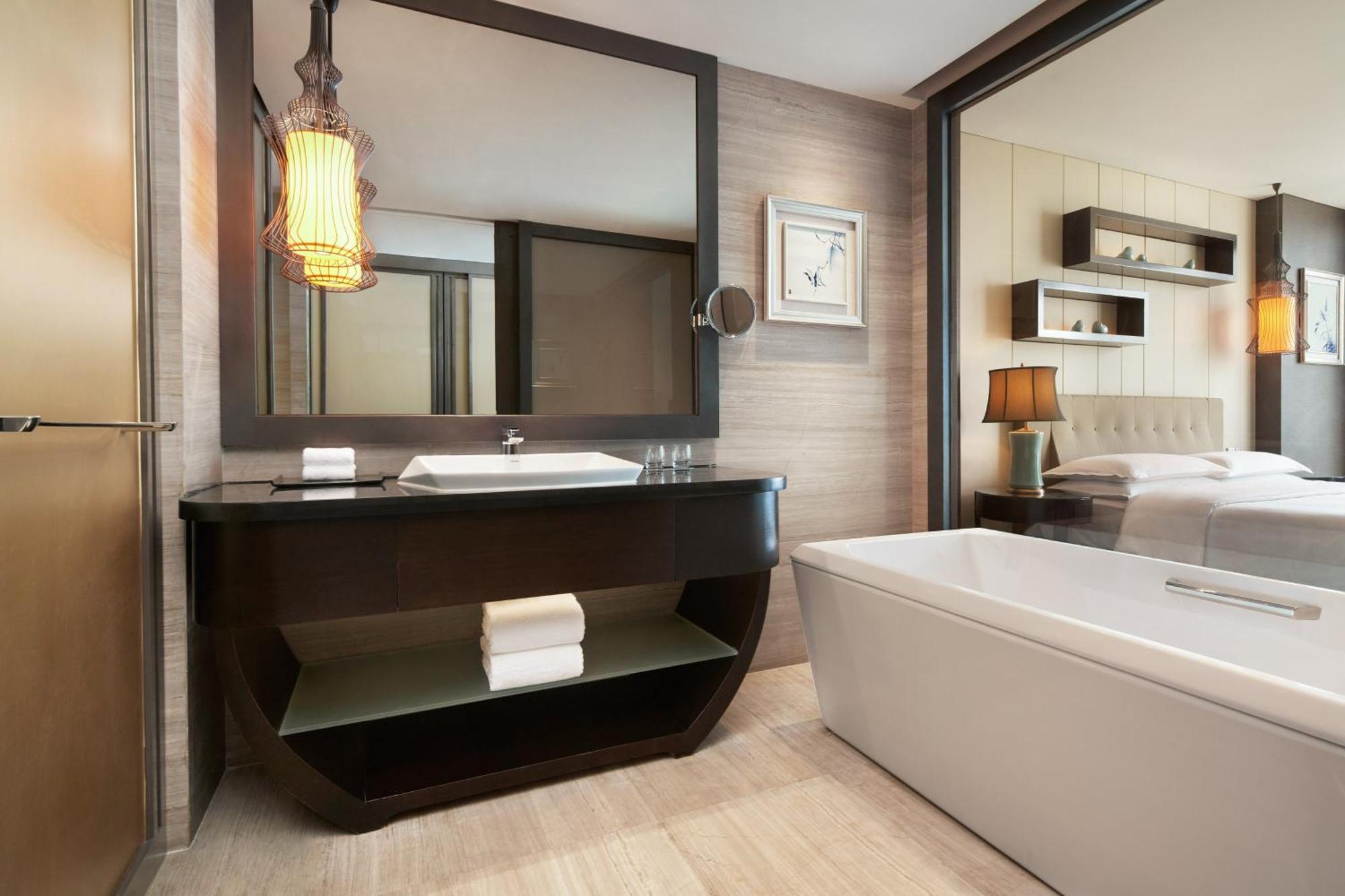 Hotel Sheraton Waigaoqiao 5*