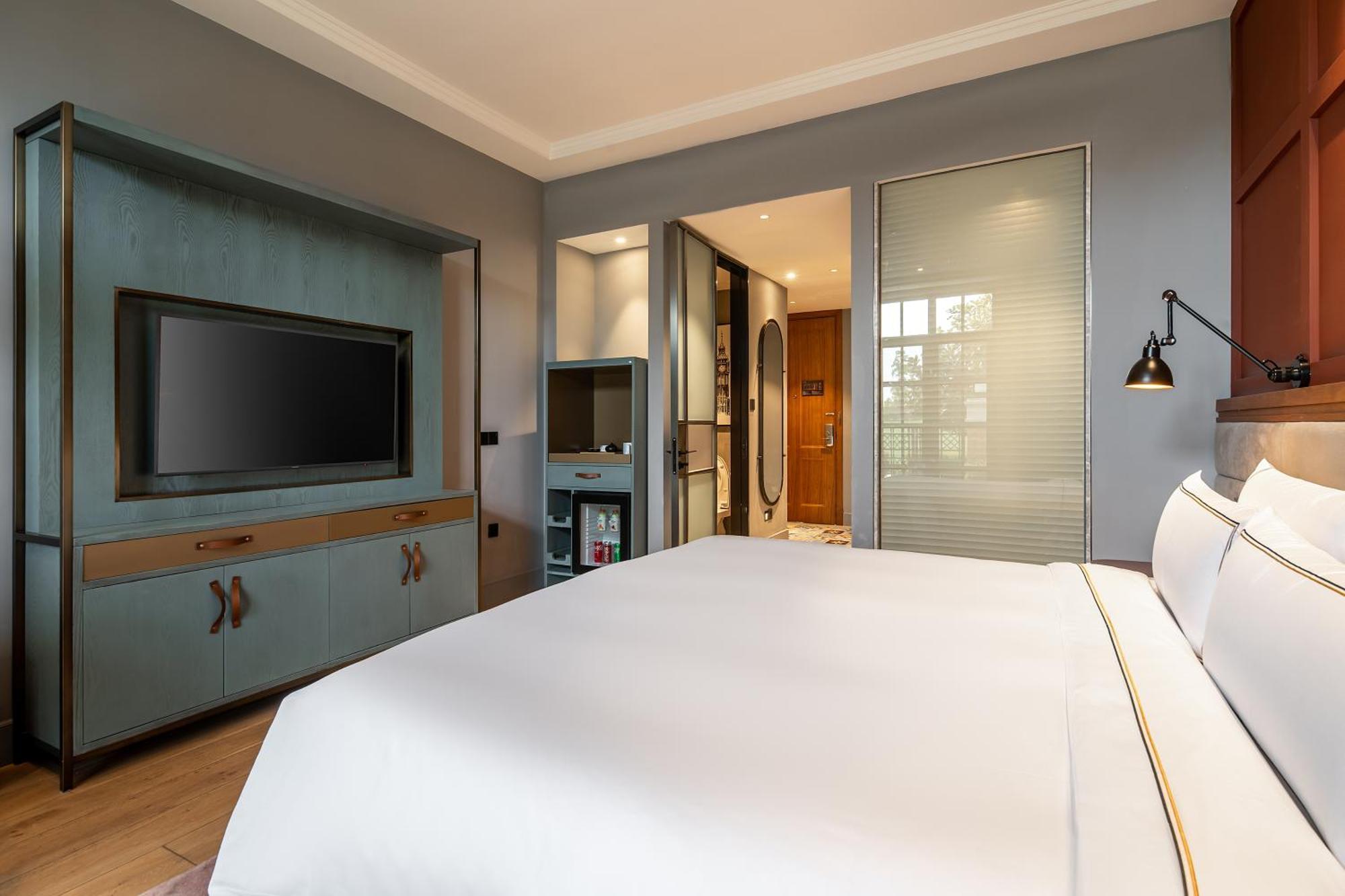 Melia Parkside 5*
