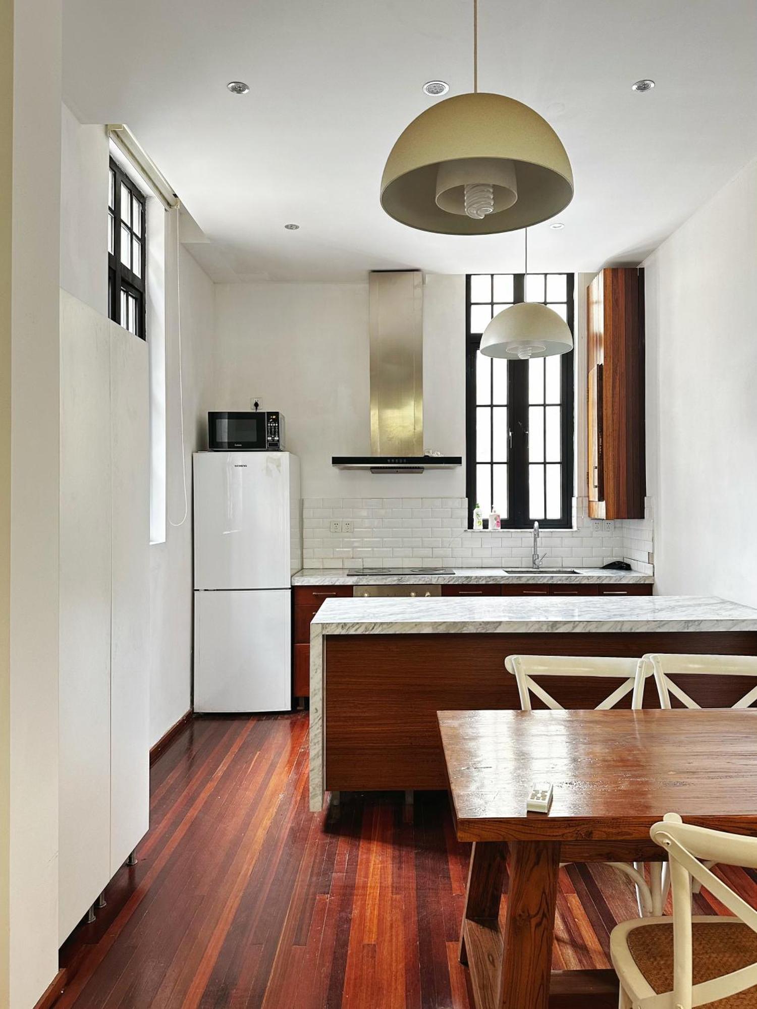 Lane 里弄公寓 Apartment *
