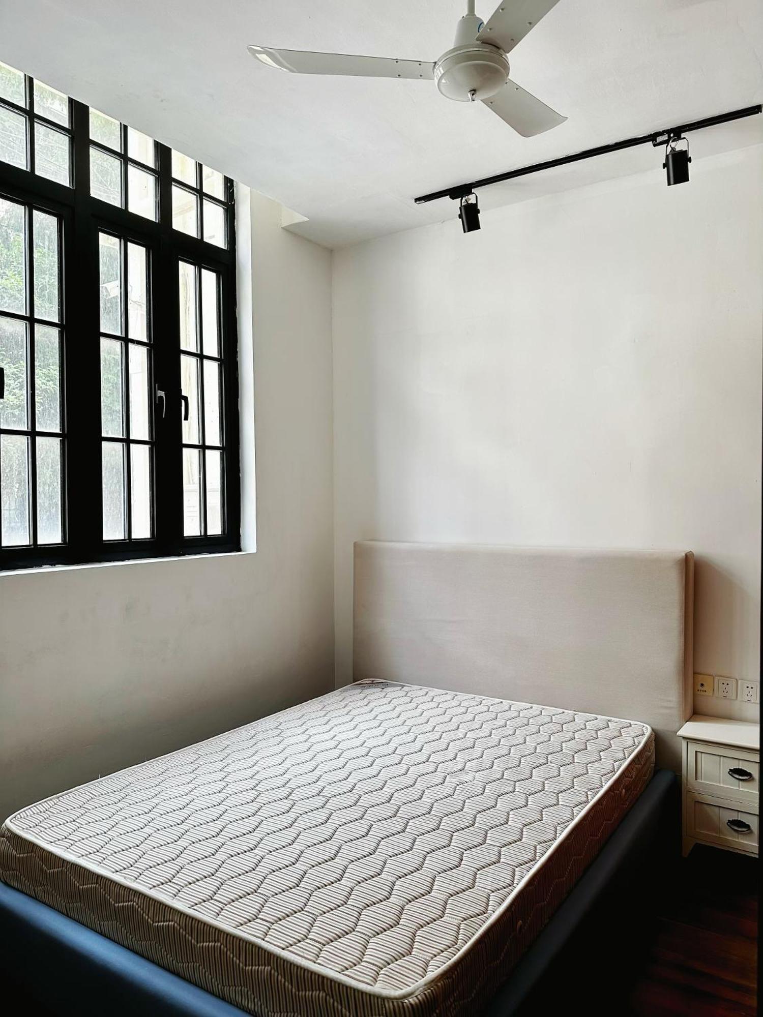 Lane 里弄公寓 Apartment *
