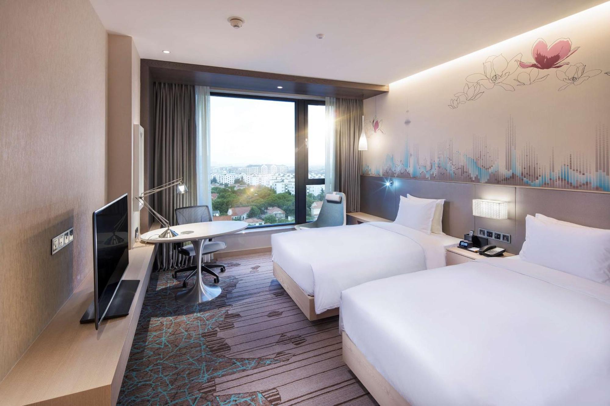 Hilton Garden Hongqiao Necc Hotel 4*