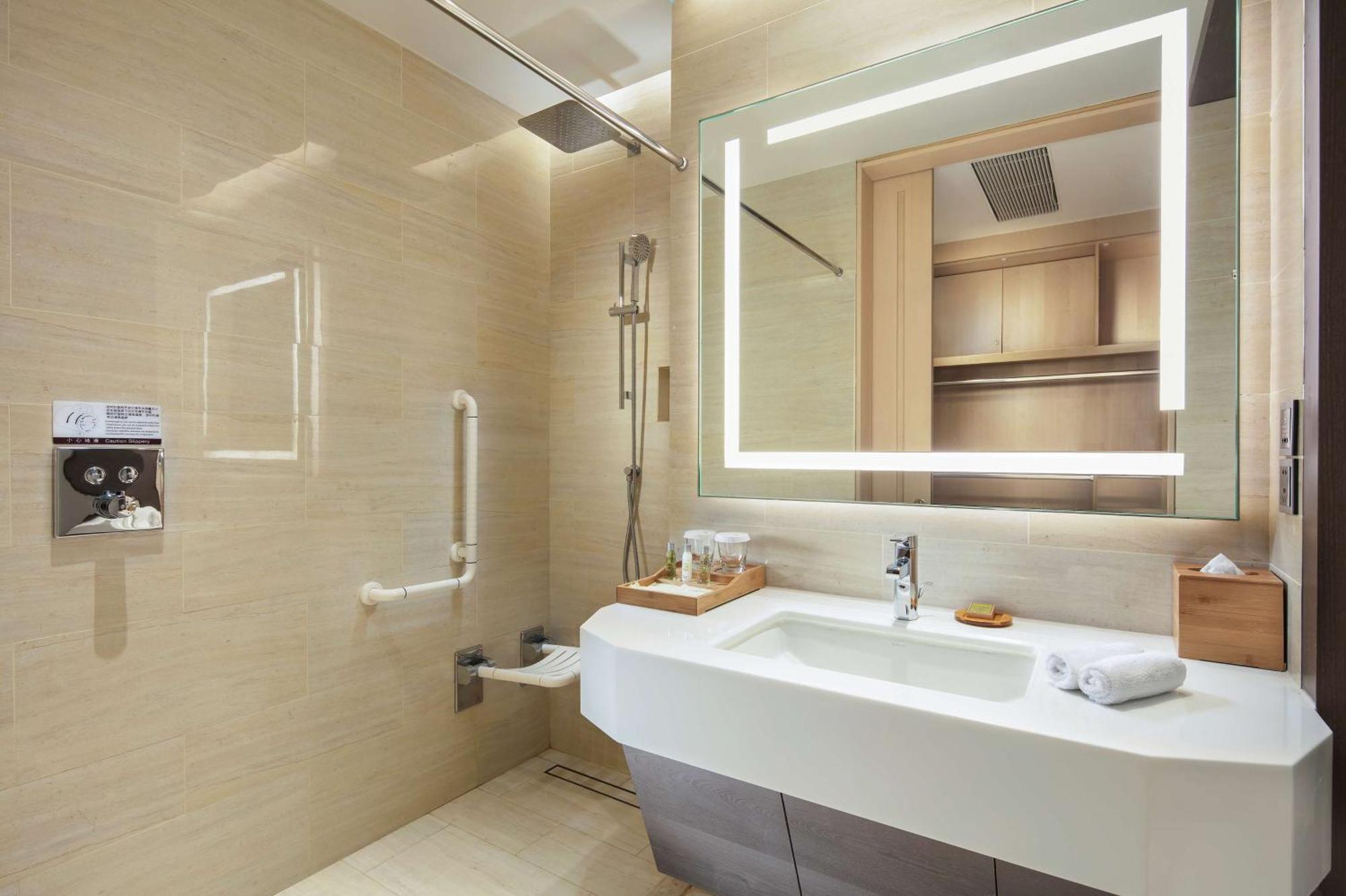 Hilton Garden Hongqiao Necc Hotel