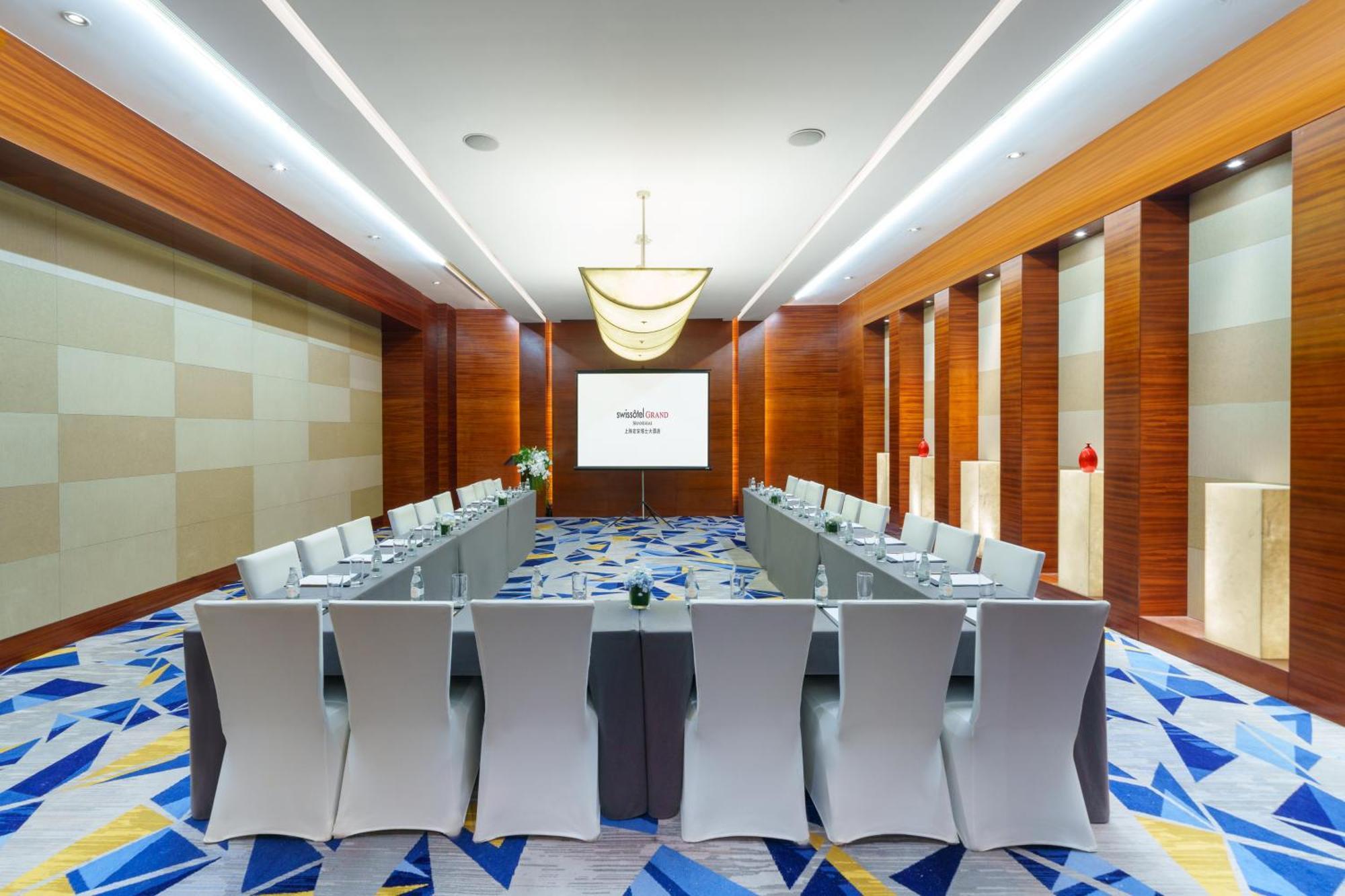 Swissotel Grand Hotel