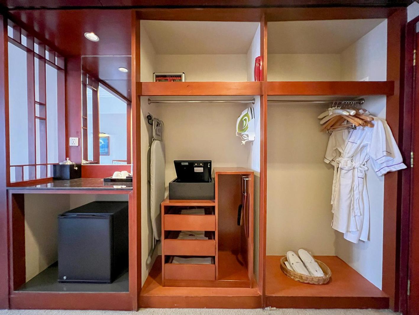 Baolong Hotel Shanghai