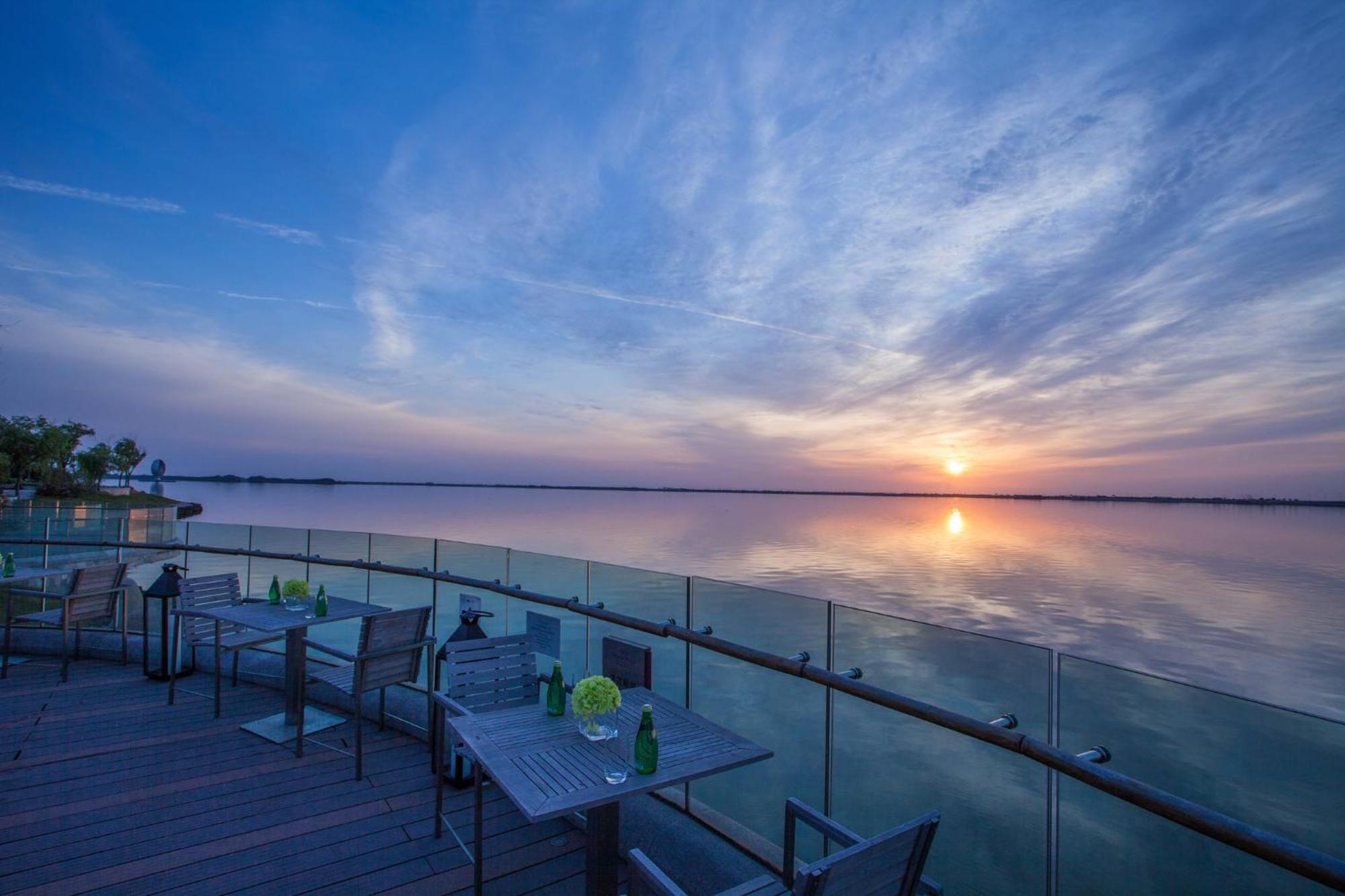 Intercontinental Shanghai Harbour By Ihg Resort