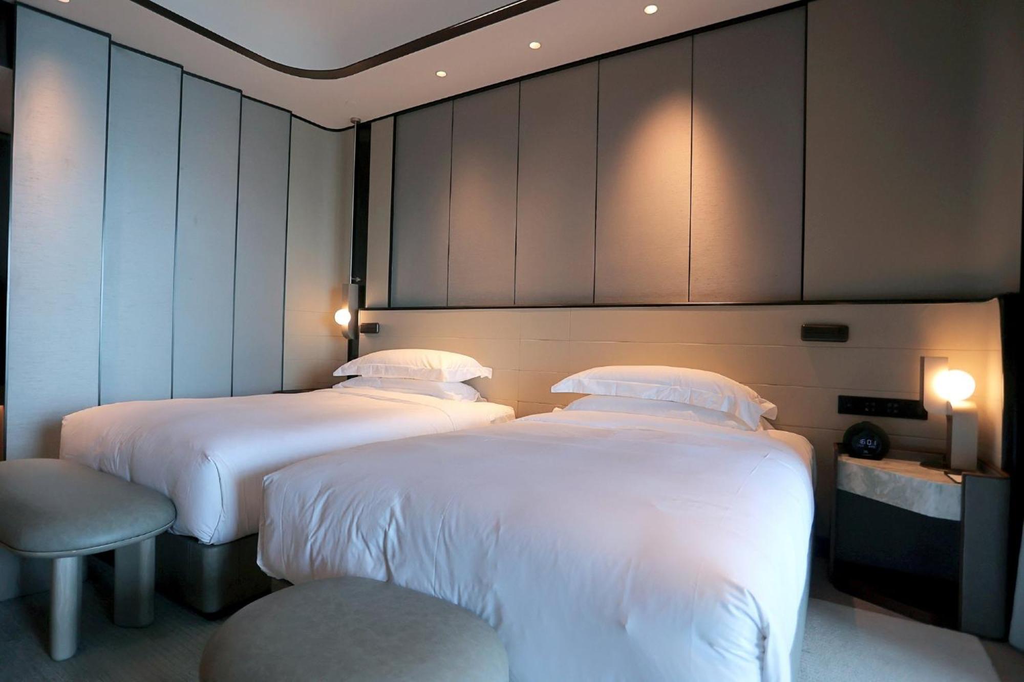 Resort Intercontinental Shanghai Harbour By Ihg 5*