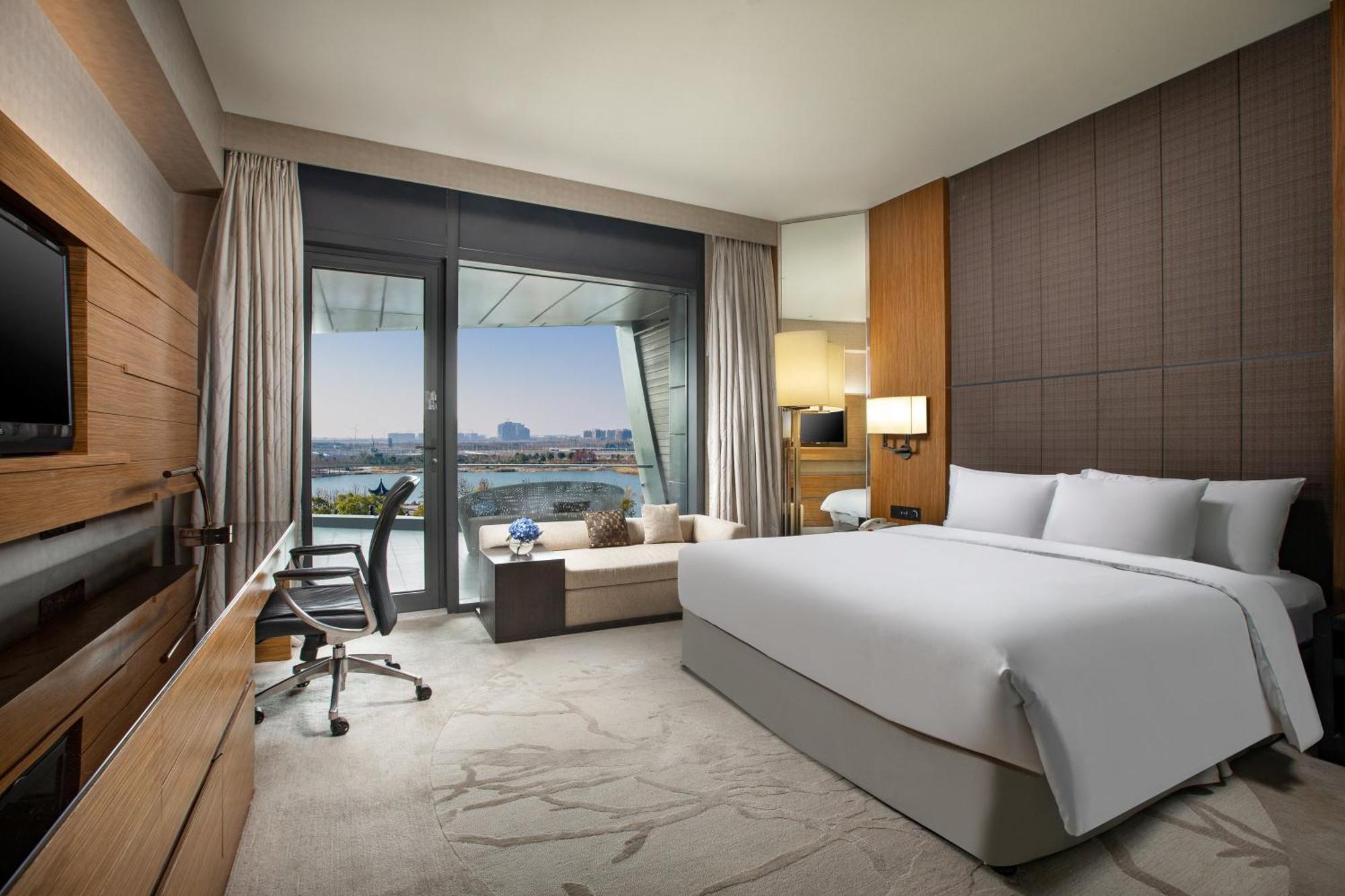 Intercontinental Shanghai Harbour By Ihg Resort 5*