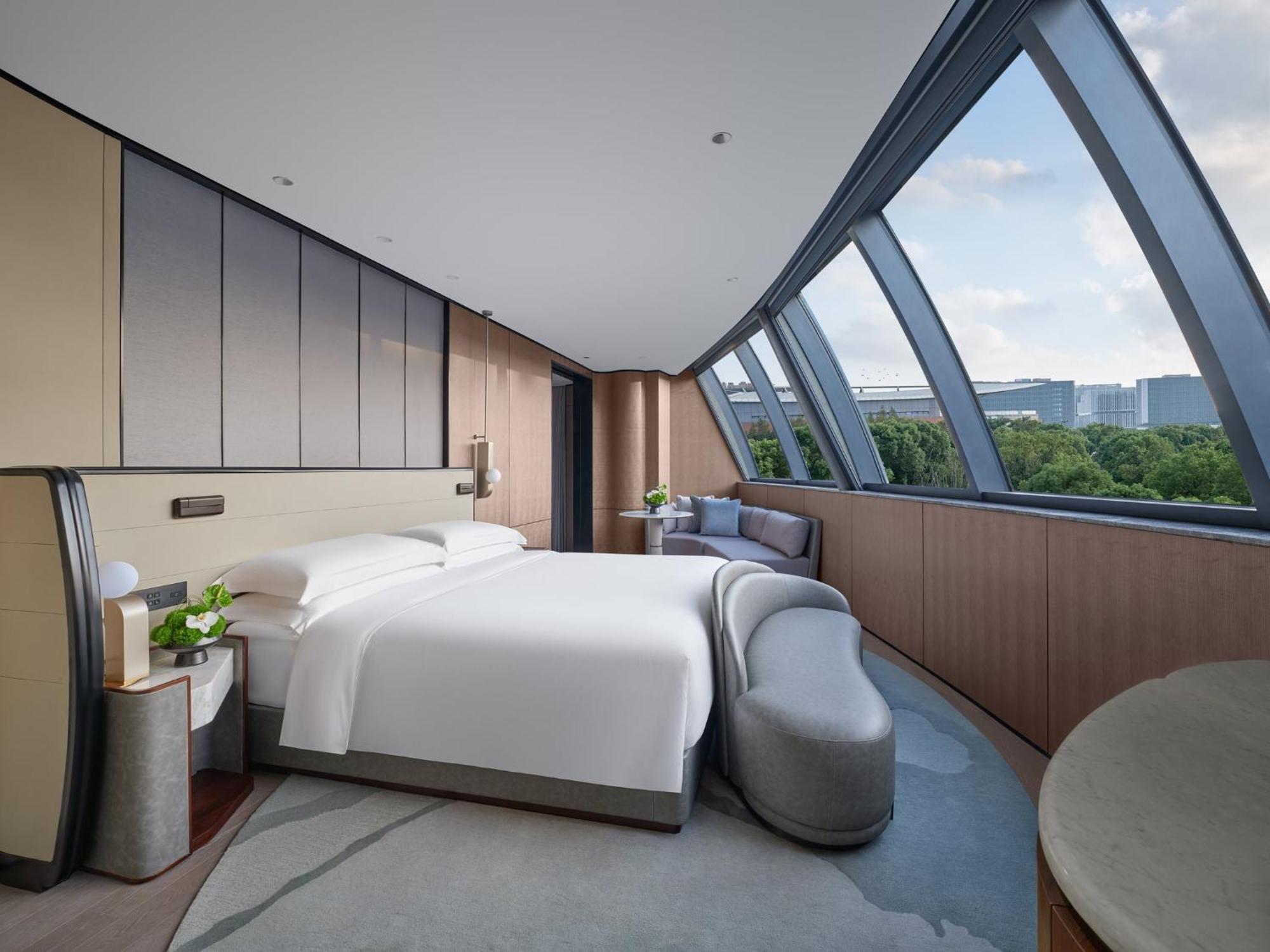 Intercontinental Shanghai Harbour By Ihg