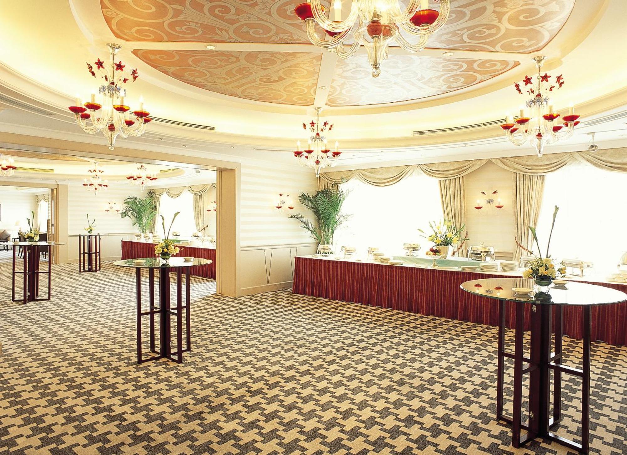 Hotel Okura Garden 5*