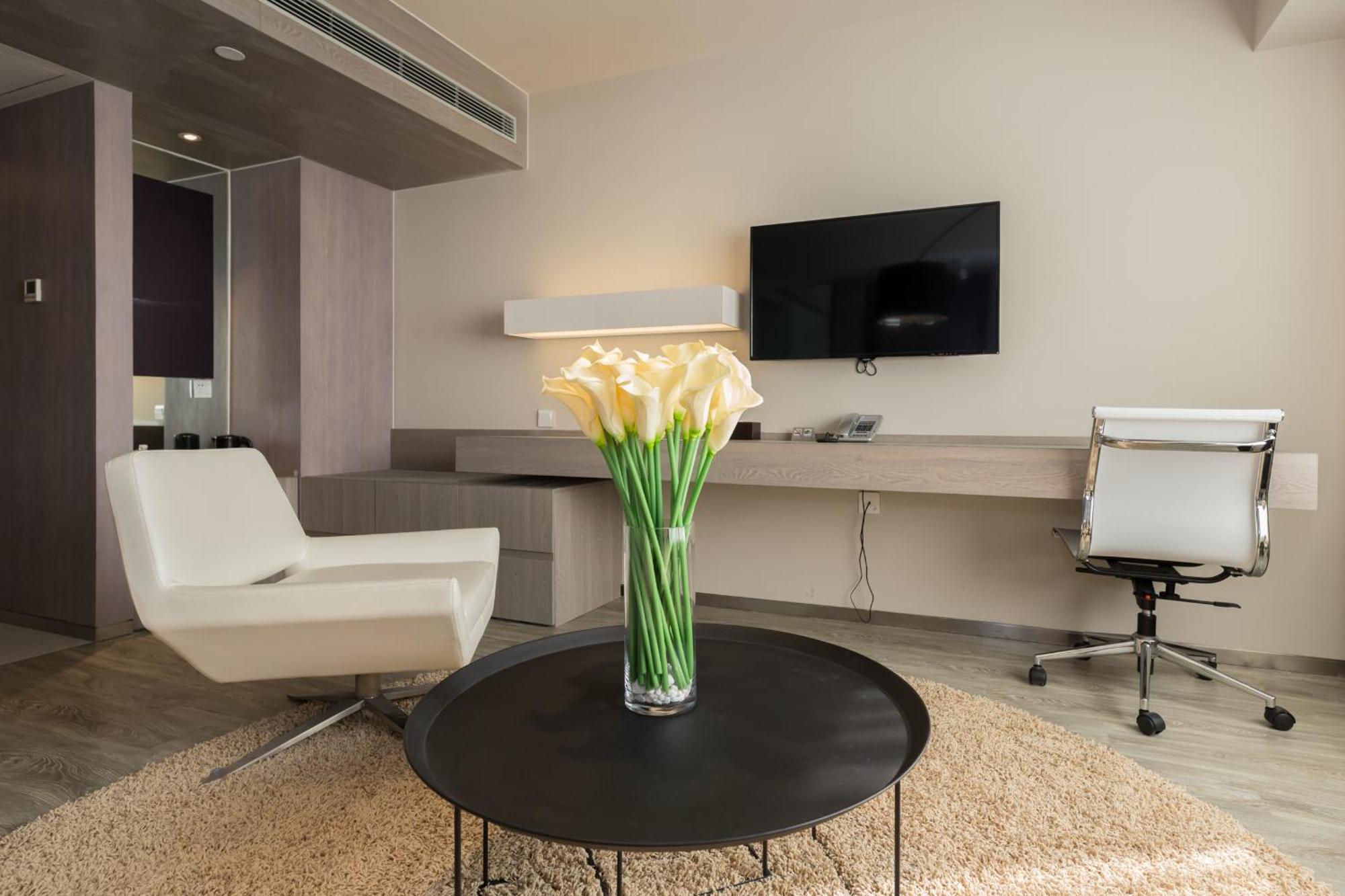 Hotel Jin Jiang Metropolo Hua Ting 4*