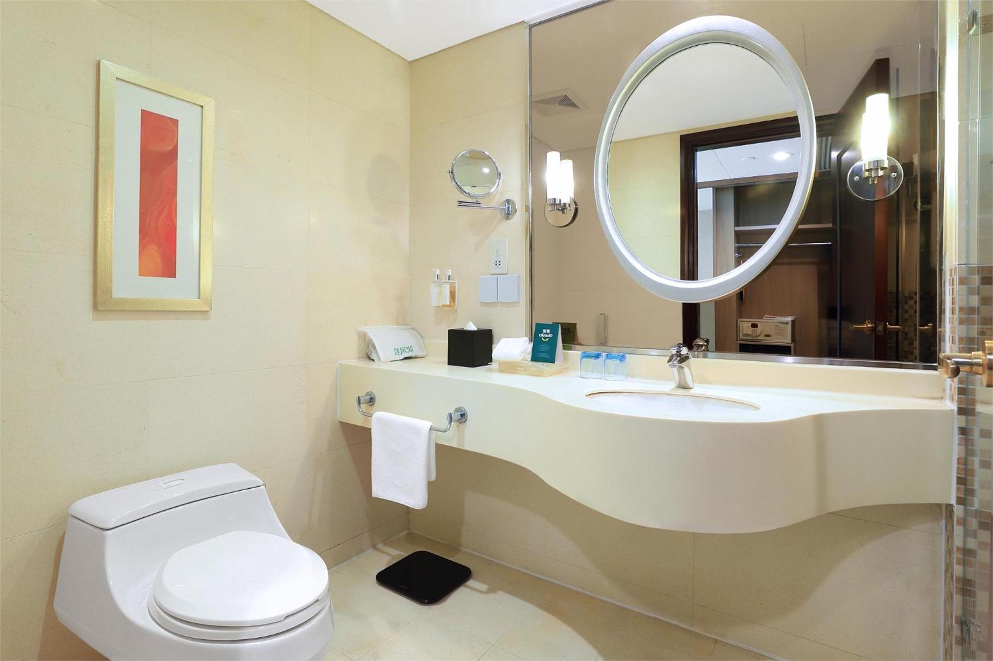 Khách sạn Pudong Nanpu By Ihg 4*