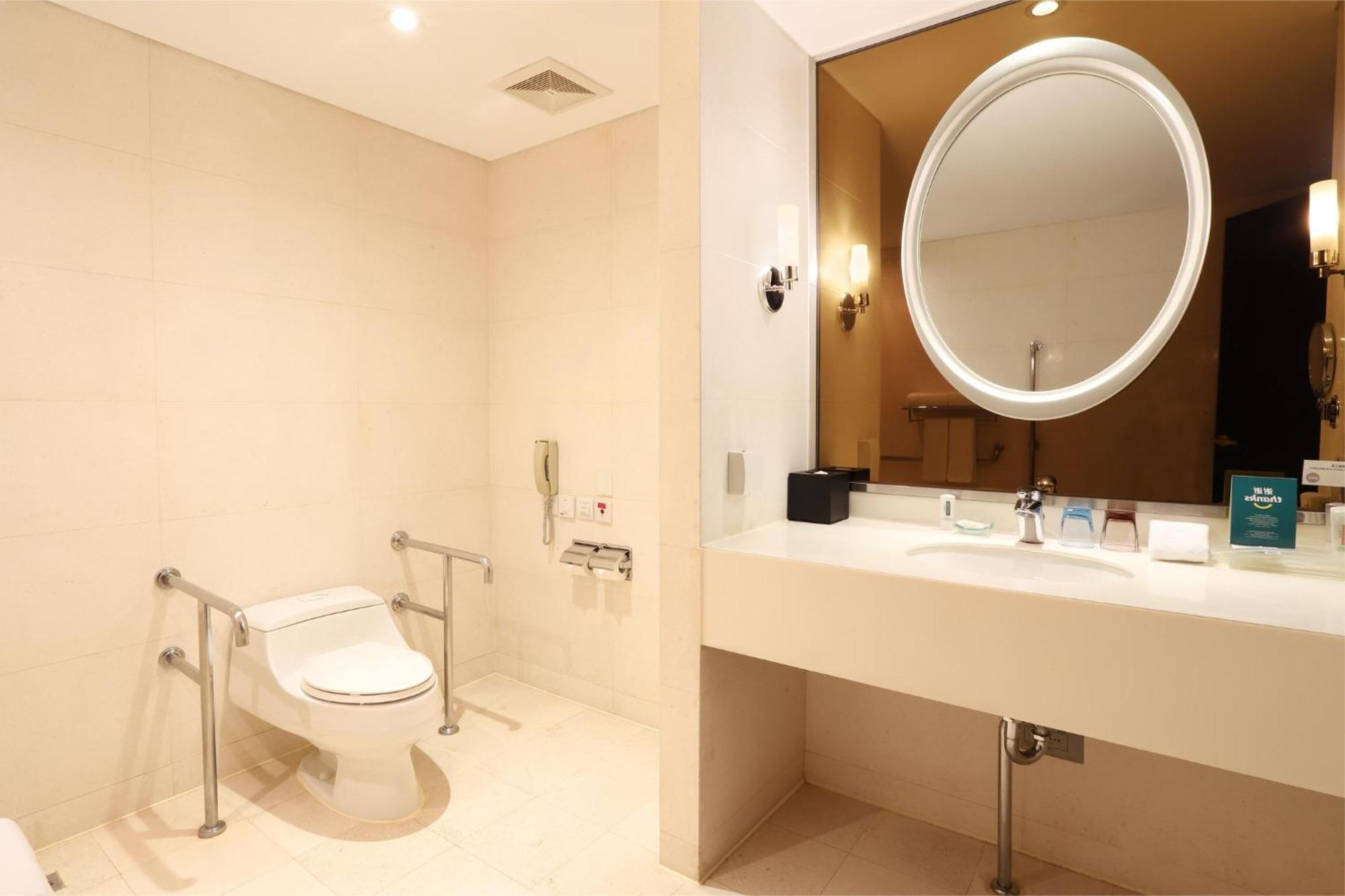 Khách sạn Pudong Nanpu By Ihg 4*