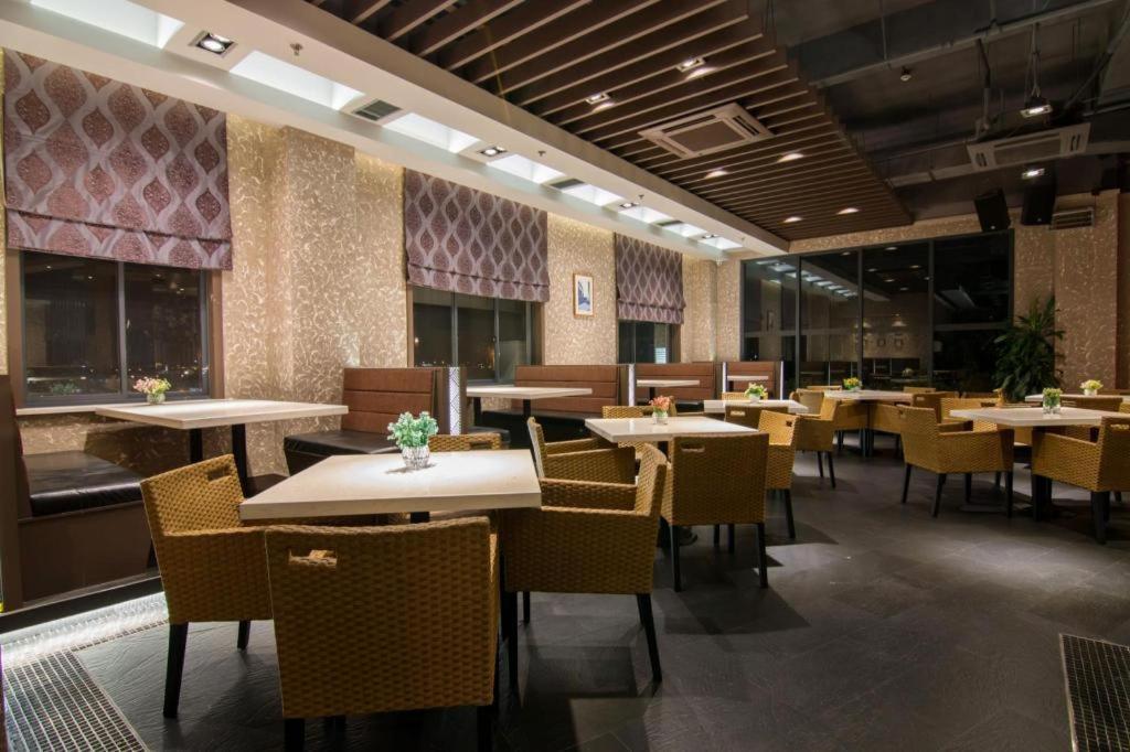 Yitel Pudong Airport Chuansha Branch Hotel