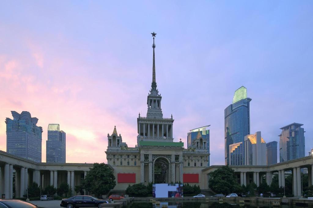 Greentree South Railway Station Xujiahui Stadium Subway Station Shell 3* Shanghai
