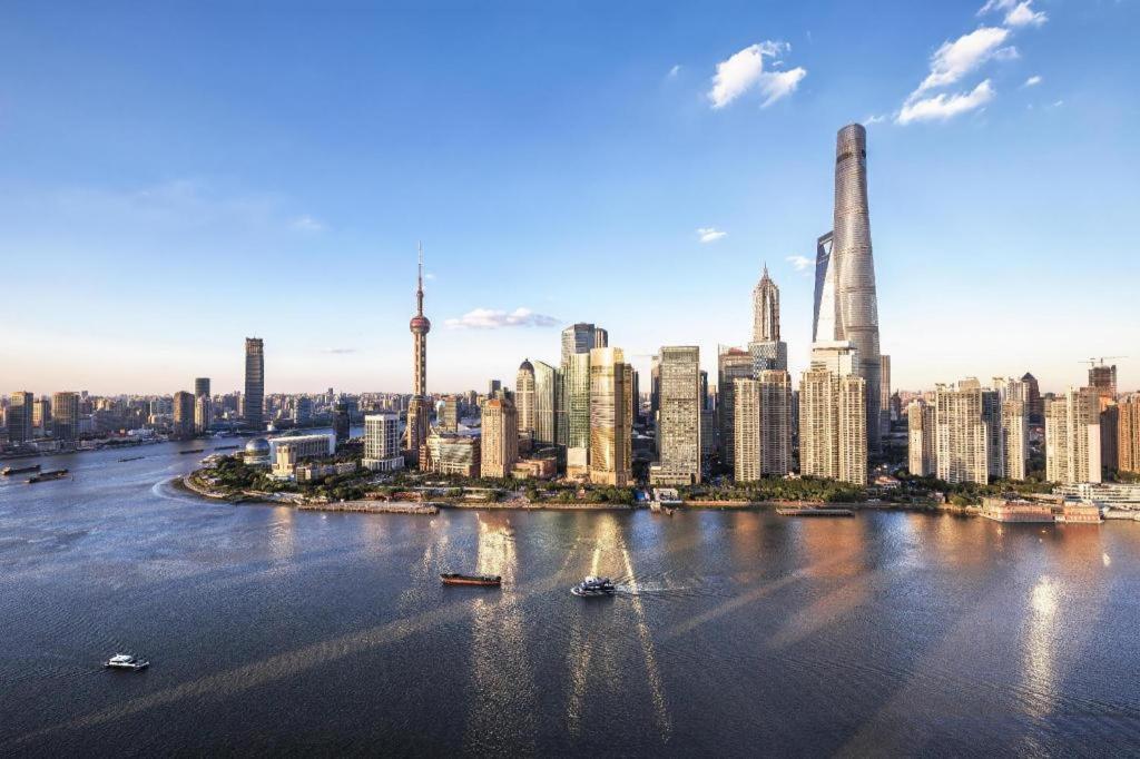 Hotel Plus Xujiahui Branch 3*