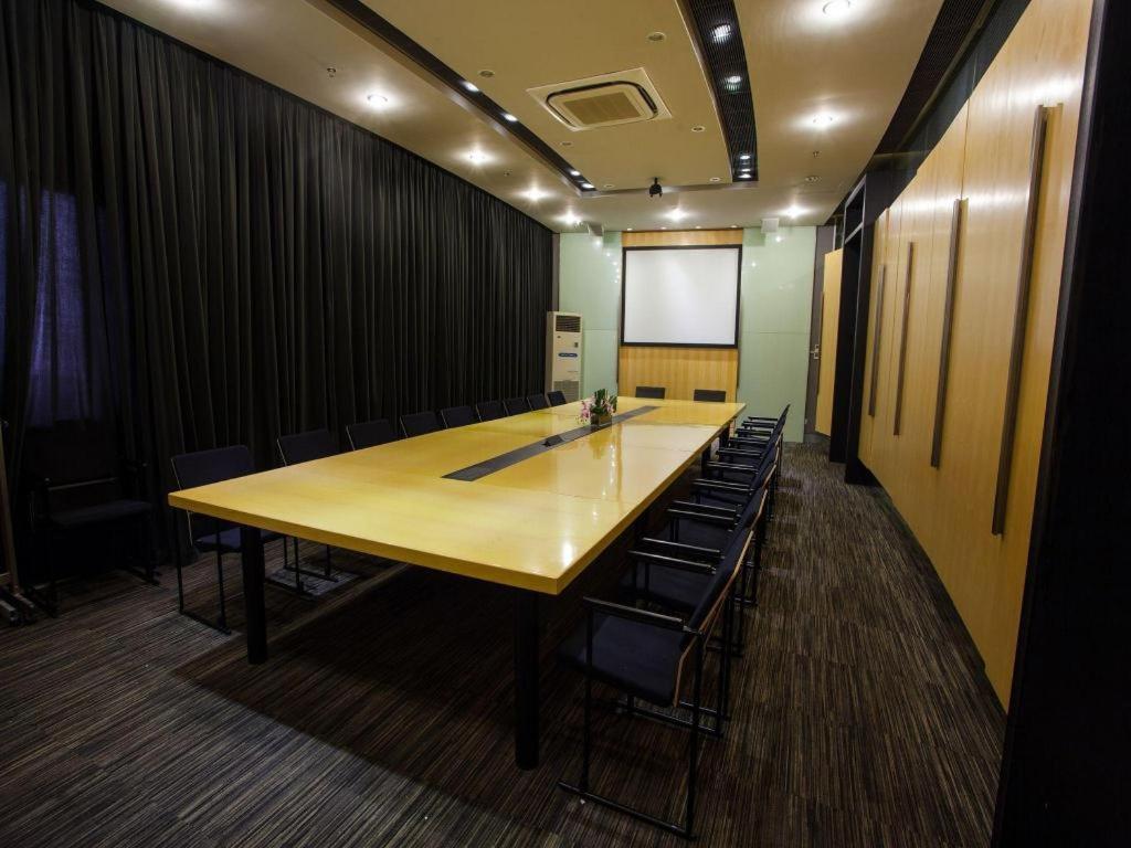 Hotel Jinjiang Tongji University