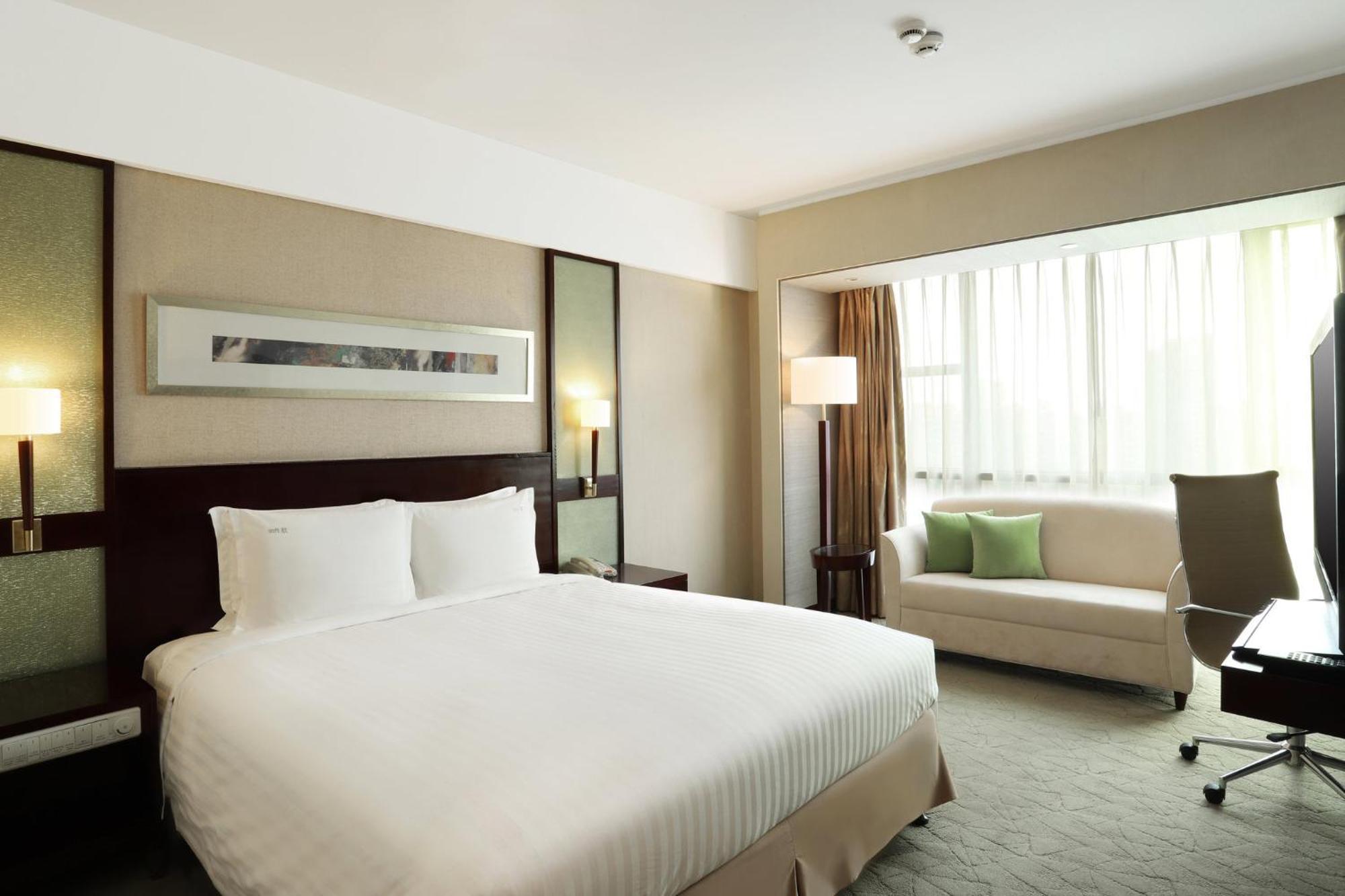 Pudong Nanpu By Ihg 4*