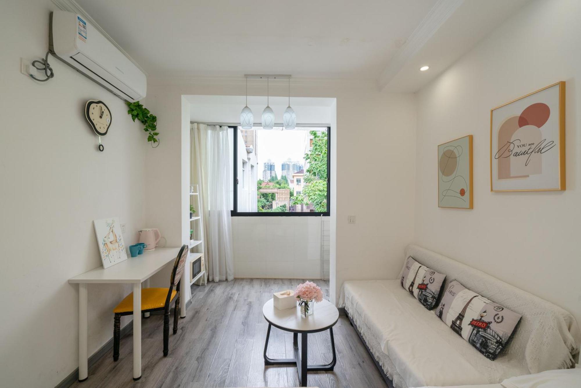Jingyi Apartment