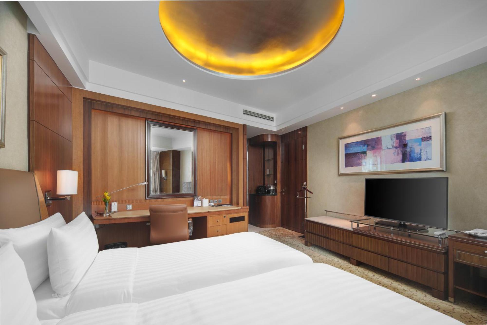 Hotel Pudong Shangri-la, 5*