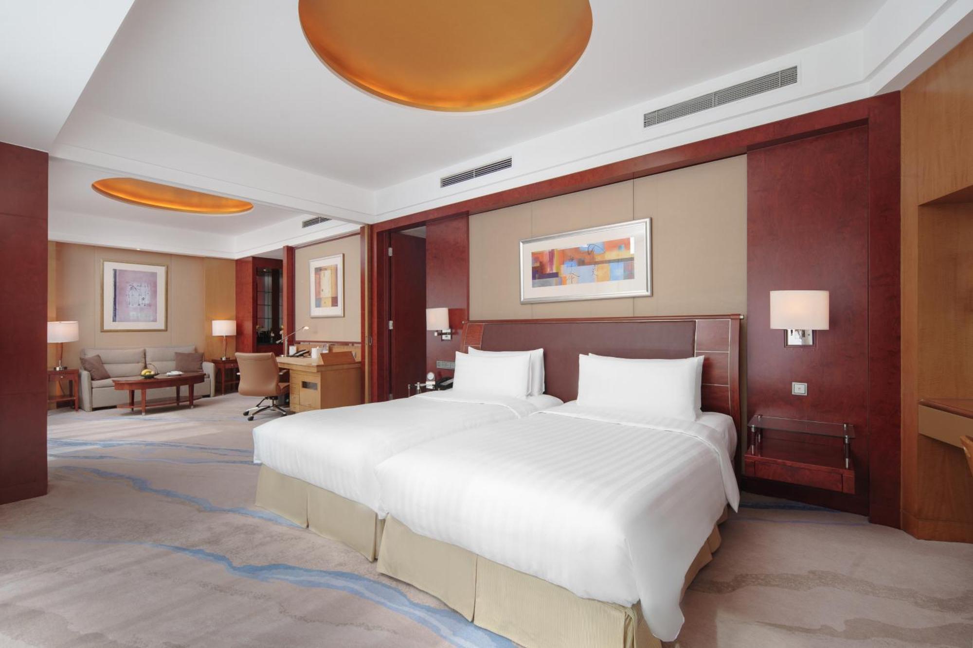 Pudong Shangri-la, Hotel