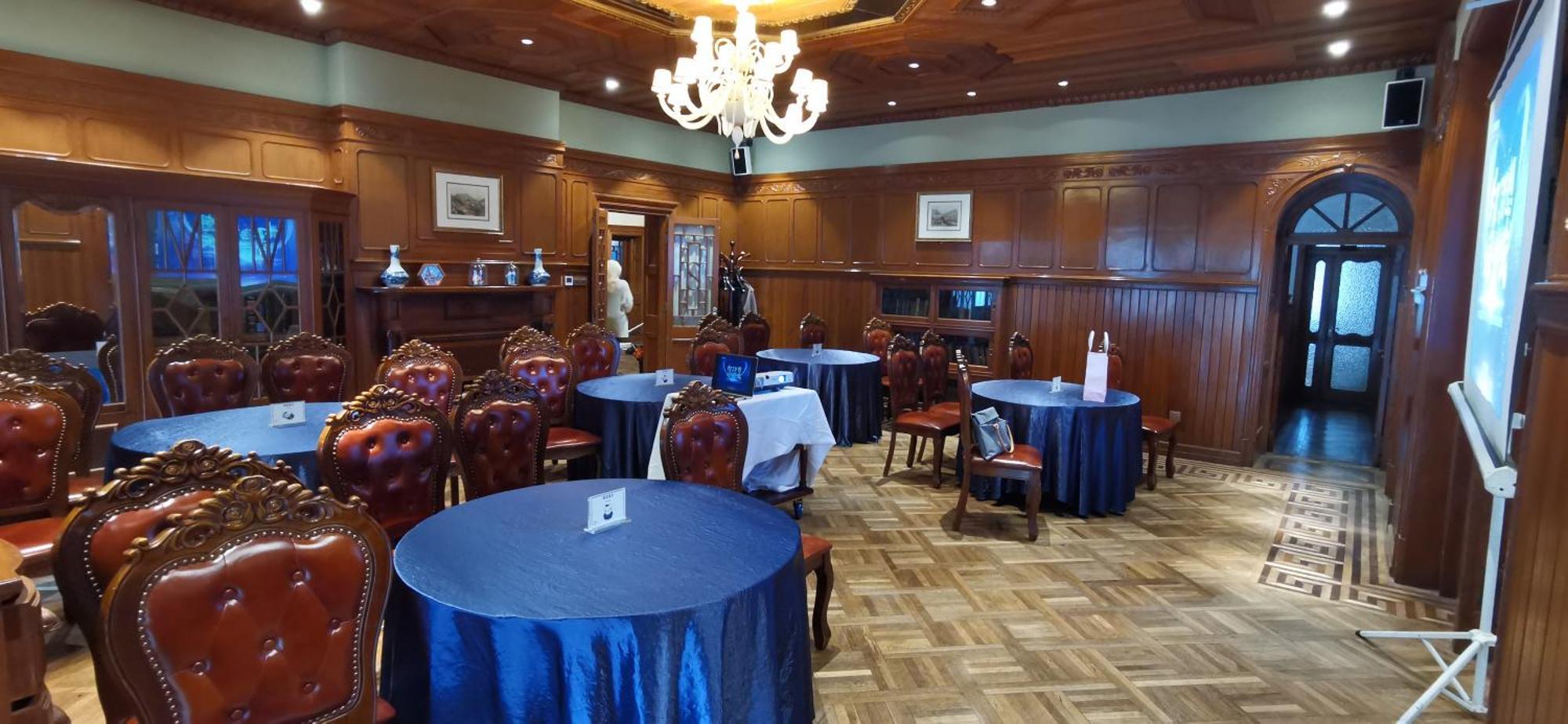 Moller - National Historic And Cultural Relics Protection Building Hotel