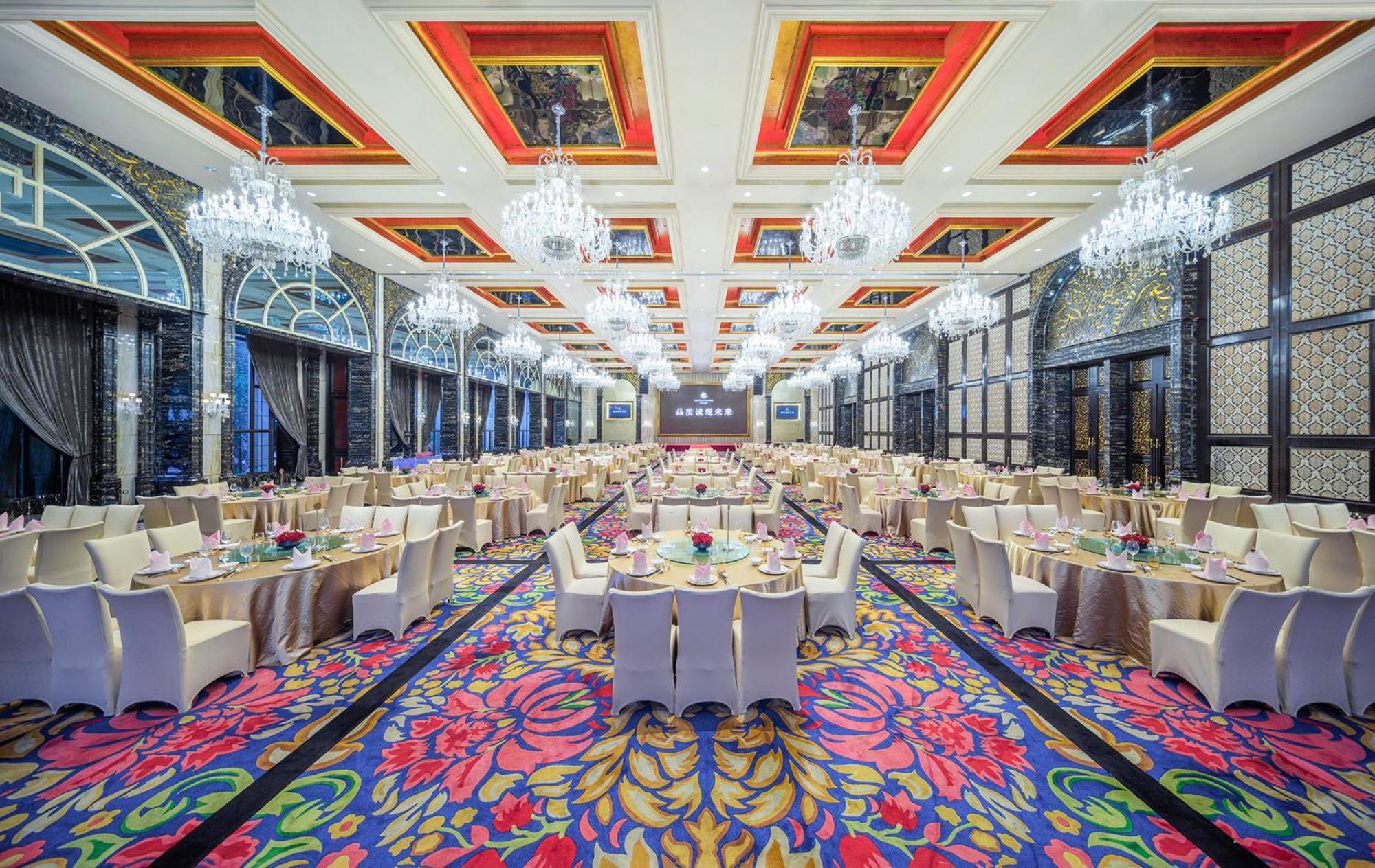 Chateau Star River Minhang Khách sạn 5*