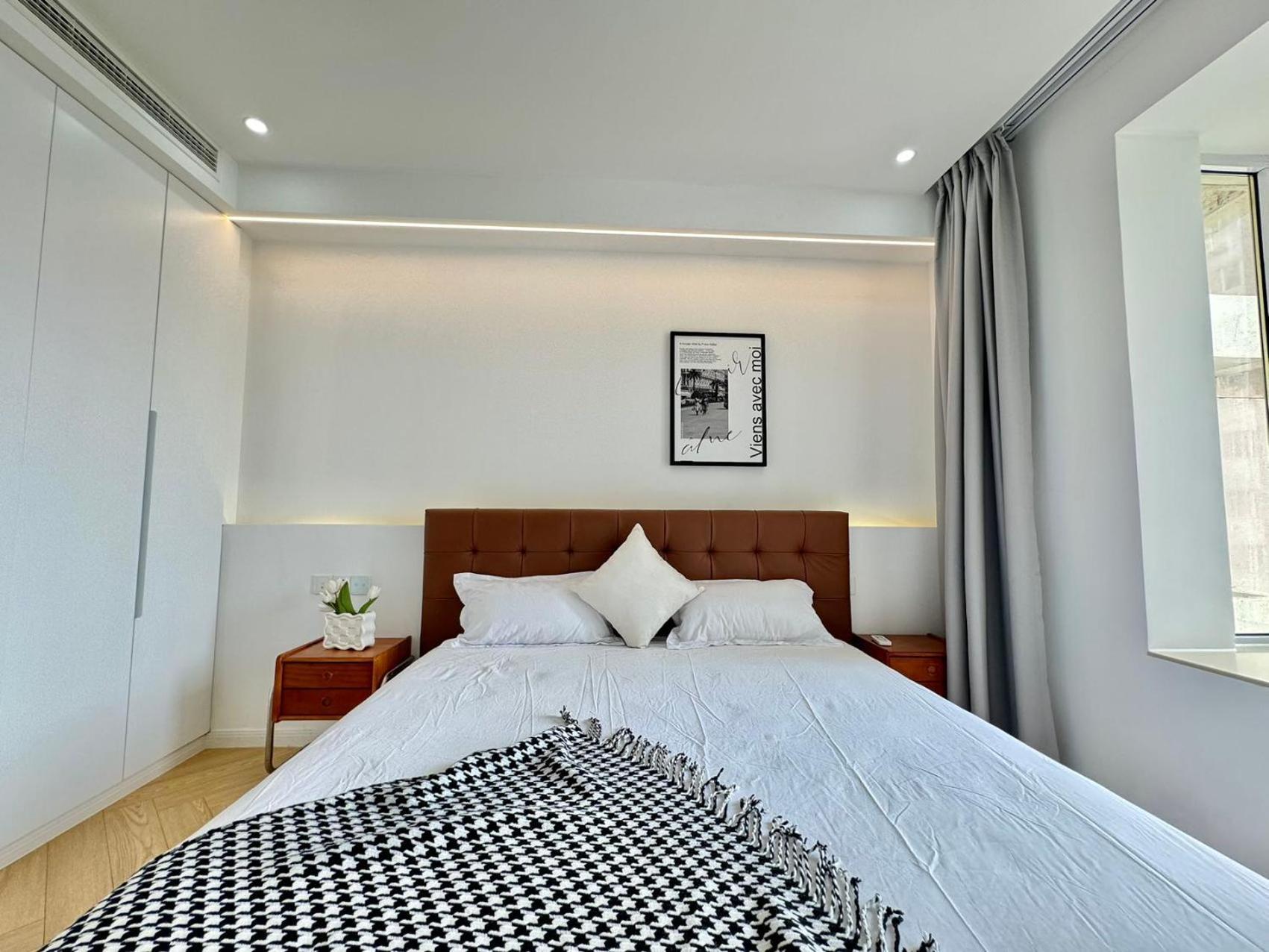 Eastern Hub - Jing'an Temple Branch Nanjing West Road Yijing Yuan Henglong Square 500 Meters Apartment *