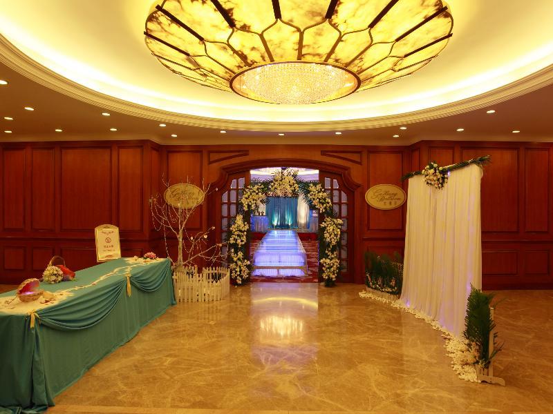 Hotel Nanjing Road By Ihg 5*