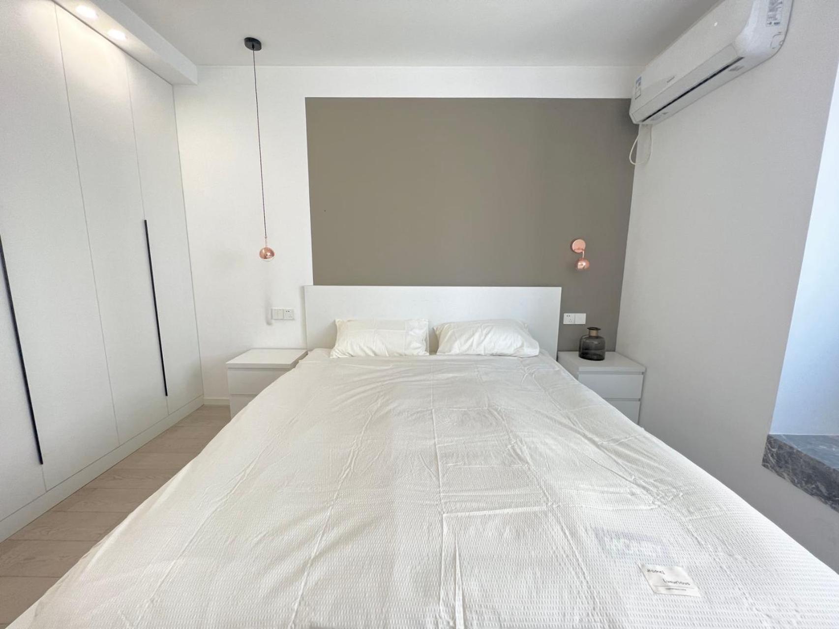 Eastern Hub - Jing'an Temple Branch Stylish 3bedrooms In Bustling Location Surrounded By Trendy Bistro And Bar Street, Only 100m From Subway Apartment *