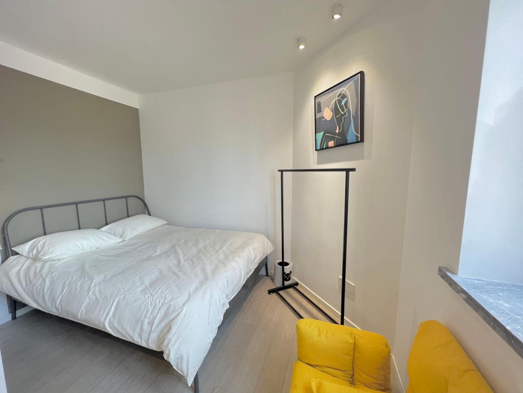 Eastern Hub - Jing'an Temple Branch Stylish 3bedrooms In Bustling Location Surrounded By Trendy Bistro And Bar Street, Only 100m From Subway *