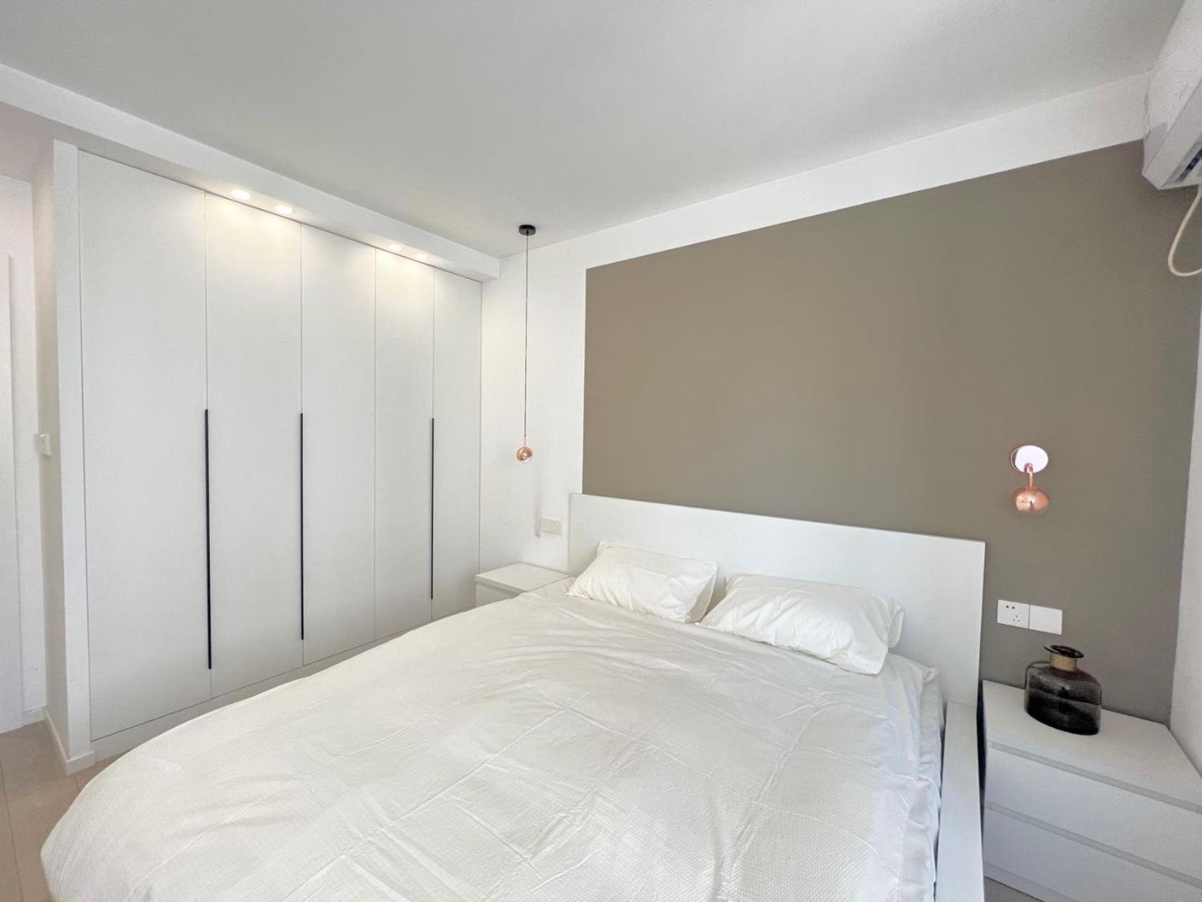 Eastern Hub - Jing'an Temple Branch Stylish 3bedrooms In Bustling Location Surrounded By Trendy Bistro And Bar Street, Only 100m From Subway * Shanghai