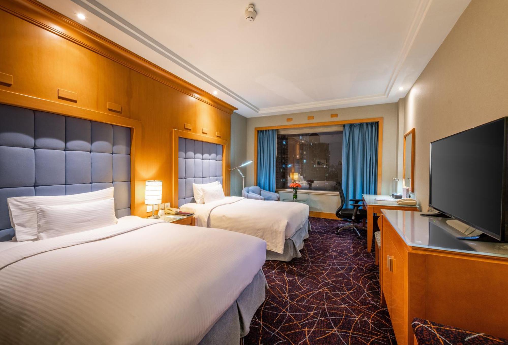 Crowne Plaza By Ihg Otel