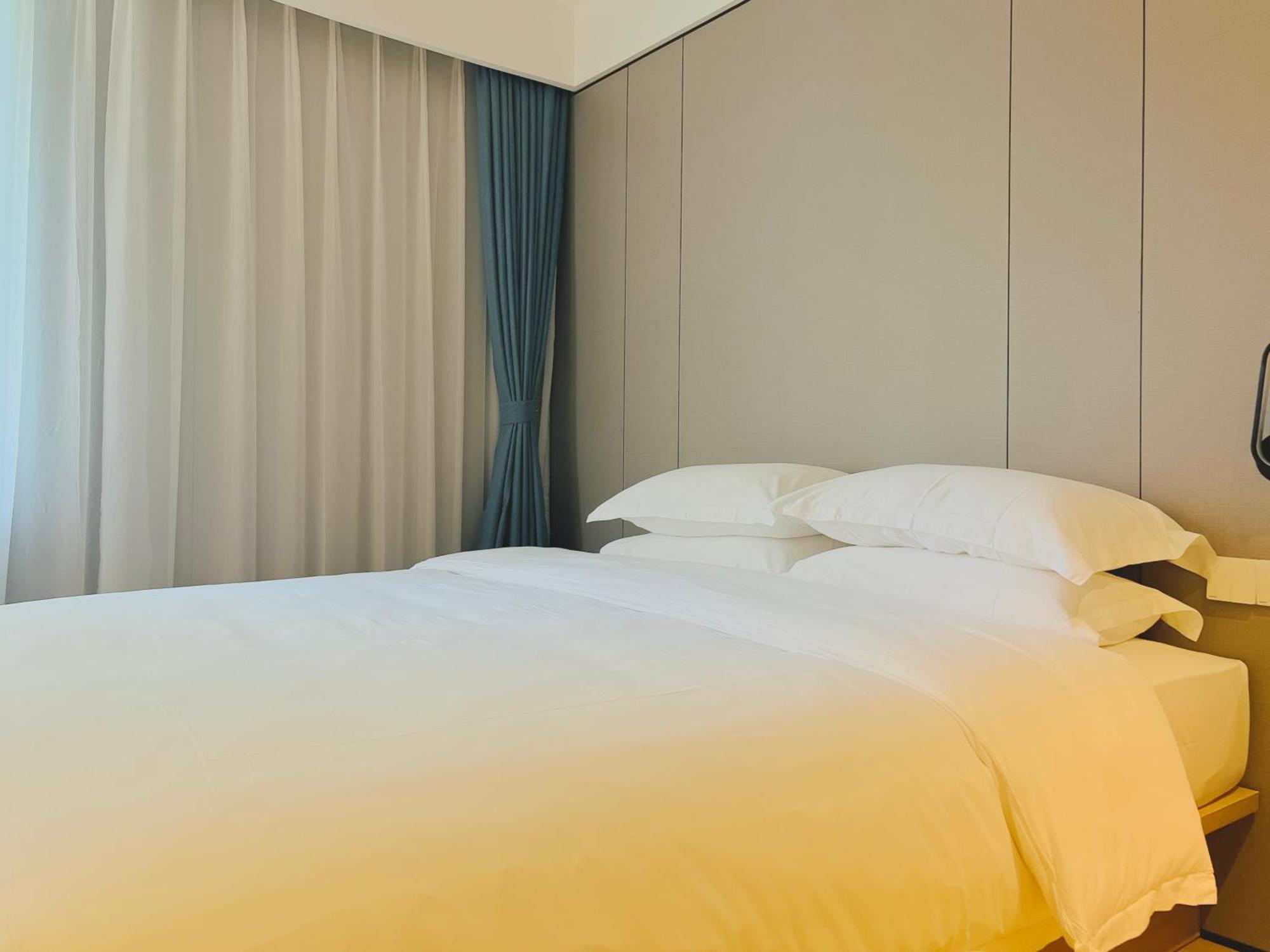 Otel Dayin Garden -near People's Square & Nanjing Road-large Social Area -bar -cafe -gym -free Laundry Luggage Storage -24h Front Desk-english Service