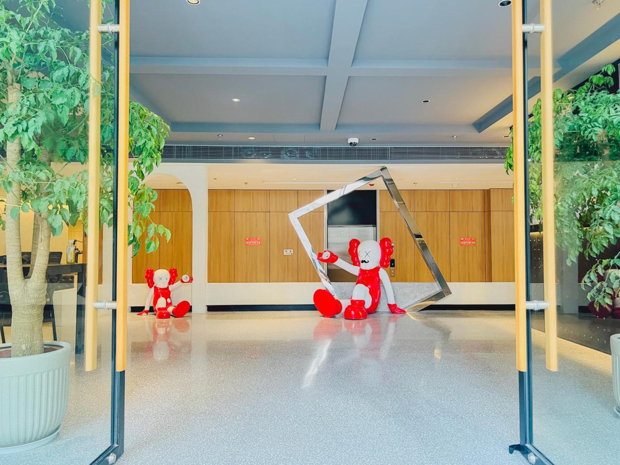 Otel Dayin Garden -near People's Square & Nanjing Road-large Social Area -bar -cafe -gym -free Laundry Luggage Storage -24h Front Desk-english Service