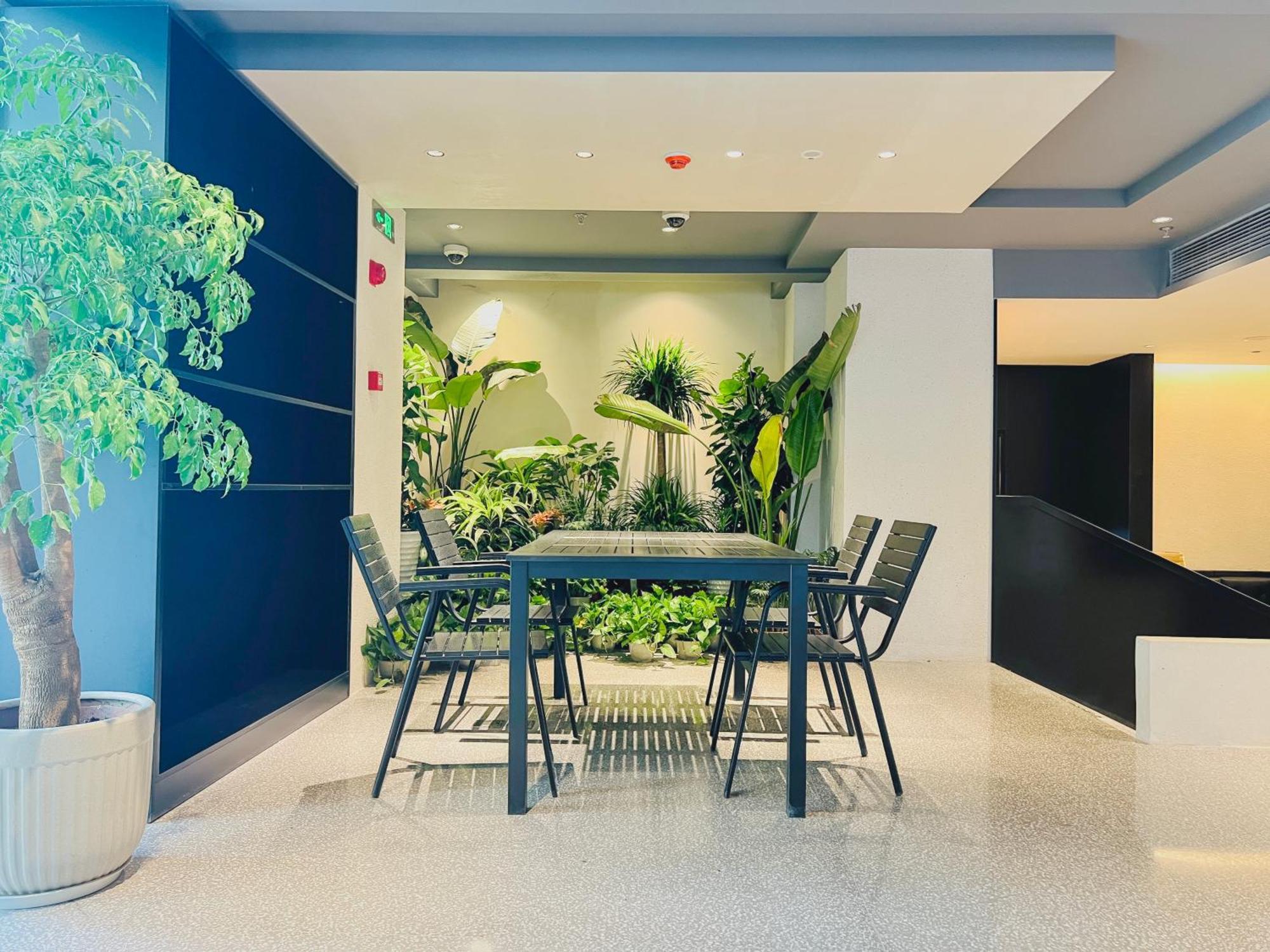 Dayin Garden -near People's Square & Nanjing Road-large Social Area -bar -cafe -gym -free Laundry Luggage Storage -24h Front Desk-english Service Şanghay