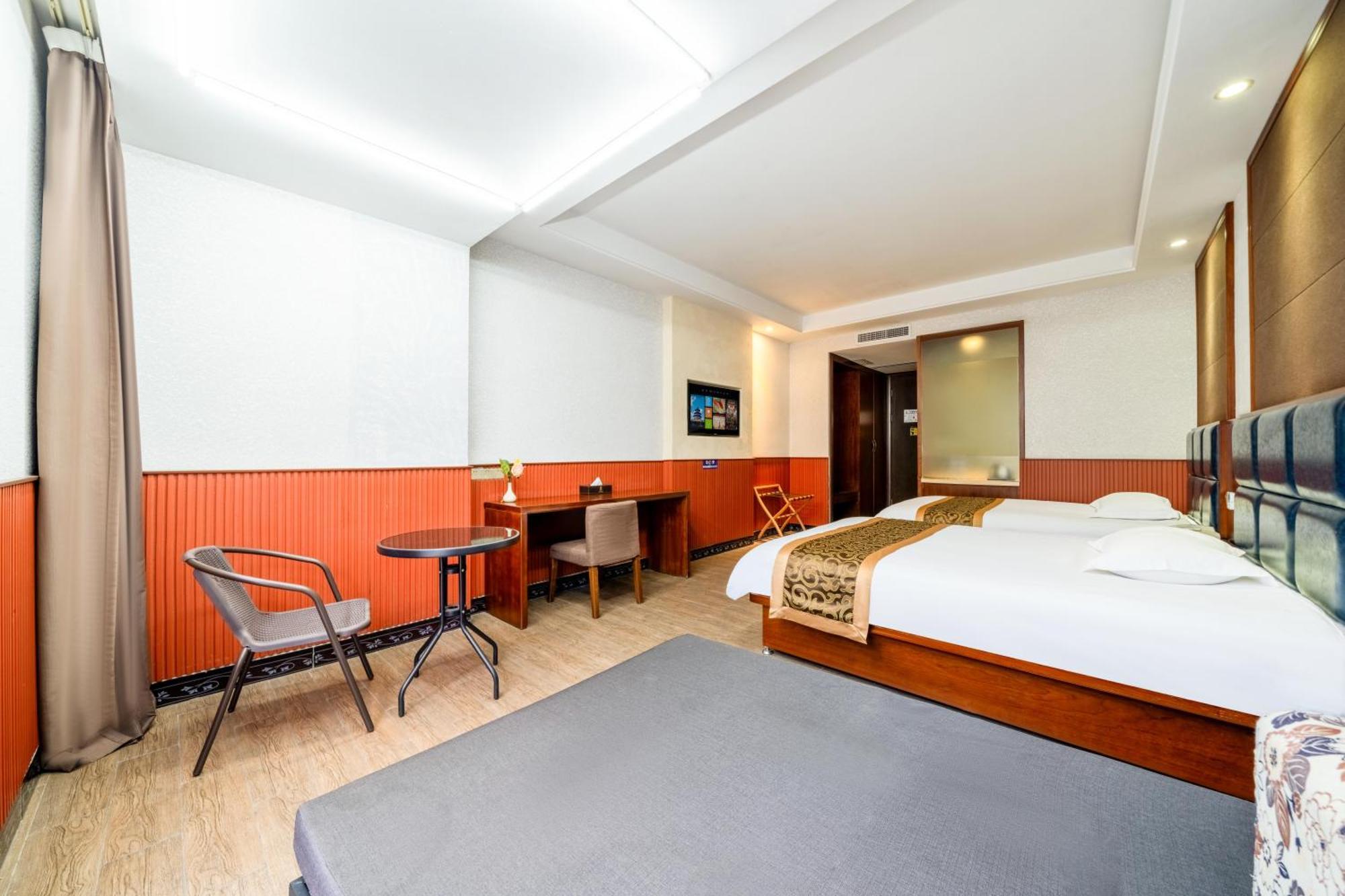 Bo Ai International Pudong Airport Branch-provide Shuttle Services To Pudong Airport And Disneyland Hotel