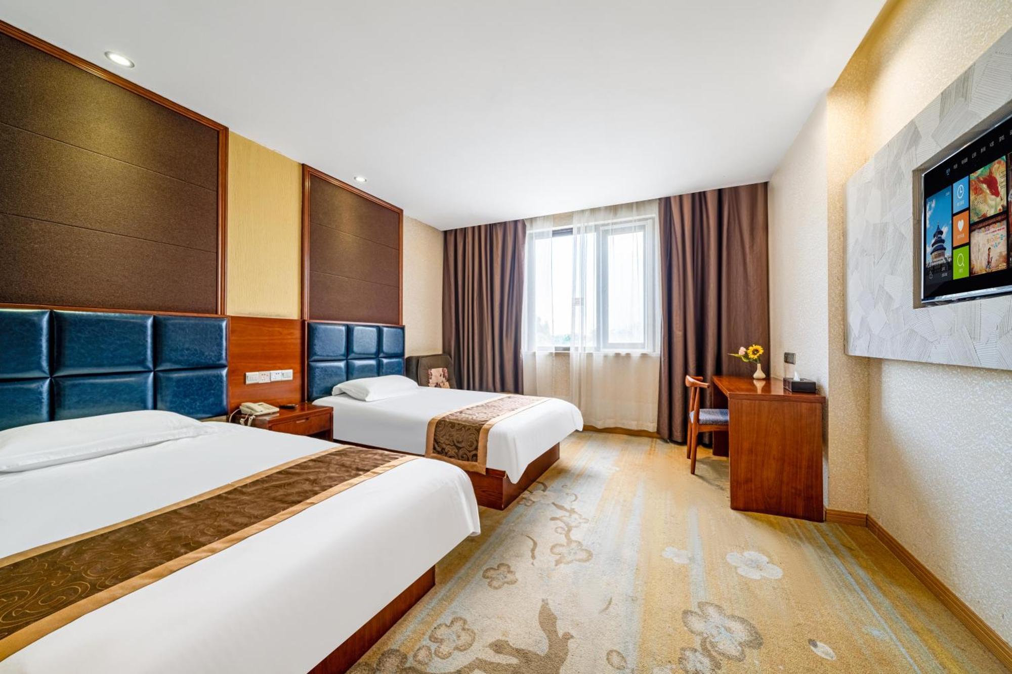 Bo Ai International Pudong Airport Branch-provide Shuttle Services To Pudong Airport And Disneyland 2*