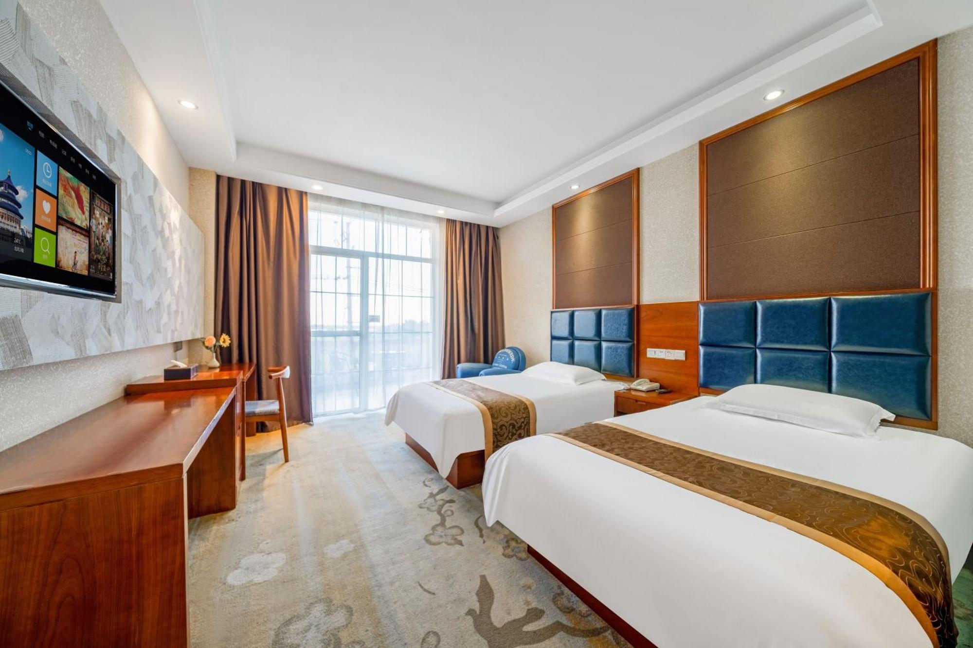 Hotel Bo Ai International Pudong Airport Branch-provide Shuttle Services To Pudong Airport And Disneyland