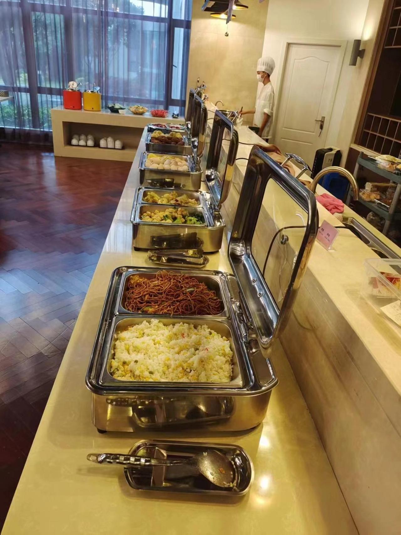 Linzhen Hotel 4*